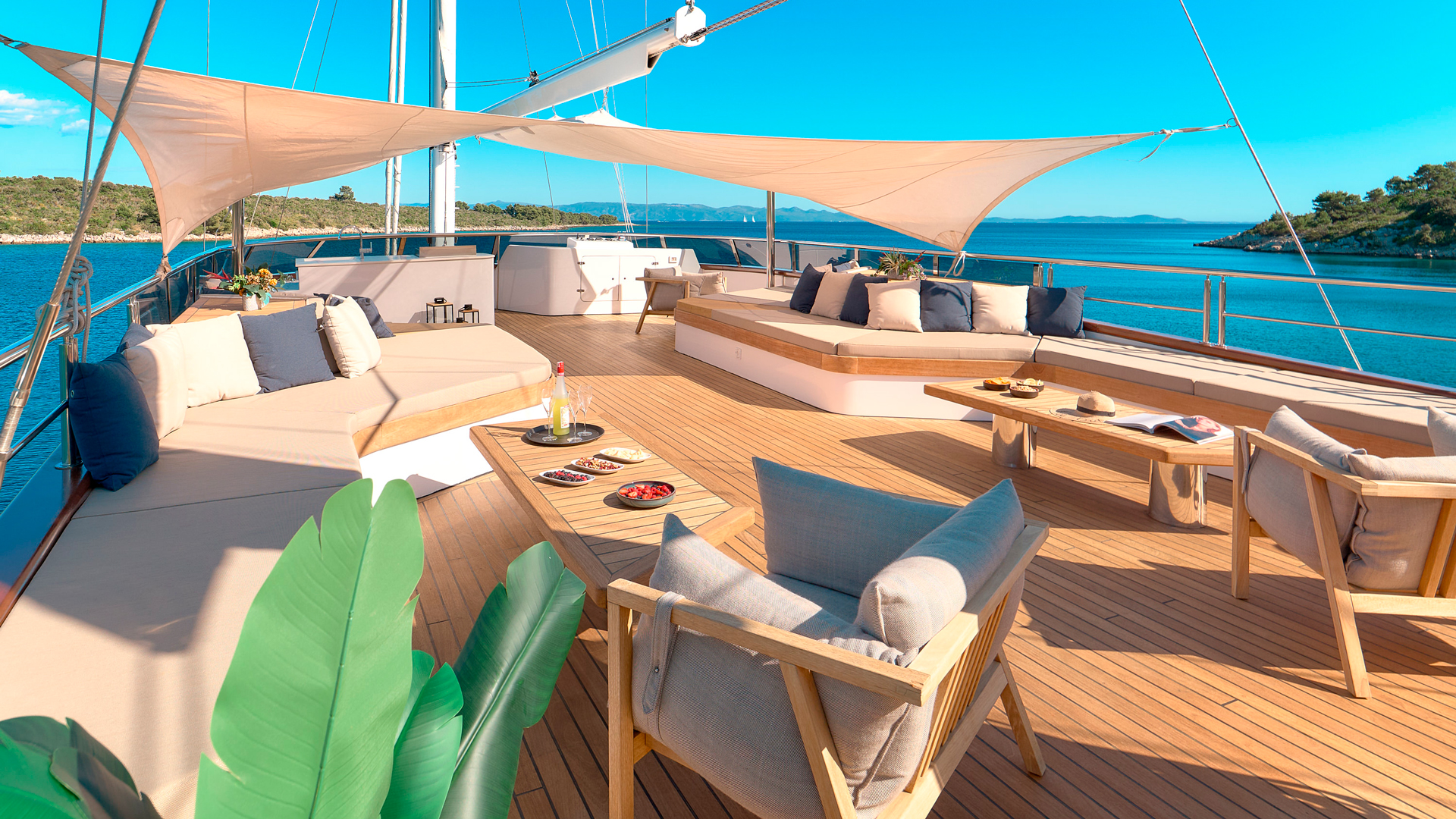 Luxury Motor Sailer M — photo 45