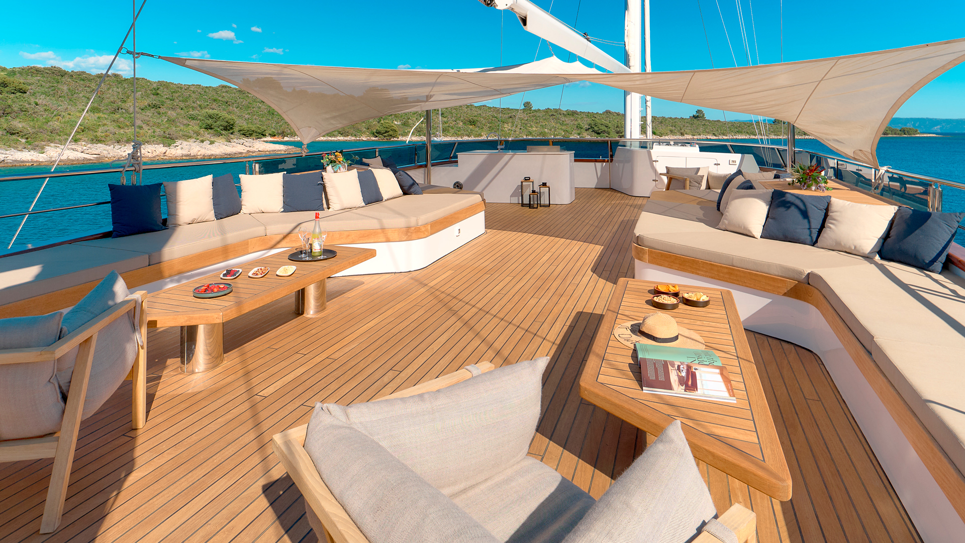 Luxury Motor Sailer M — photo 11
