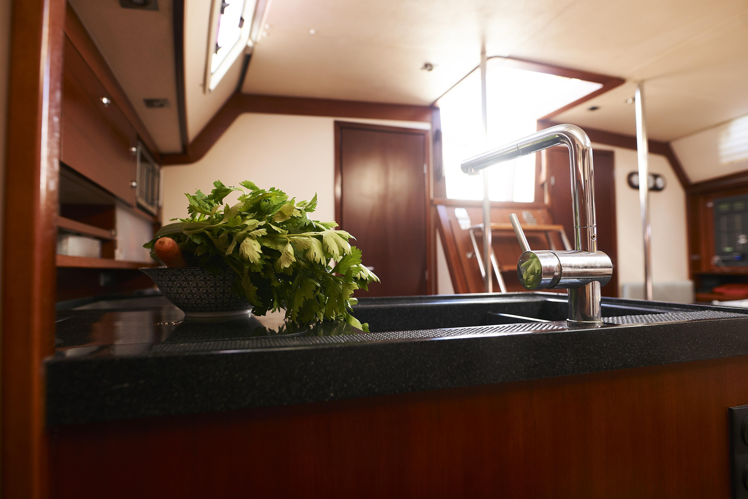 Hanse 540e — photo 11