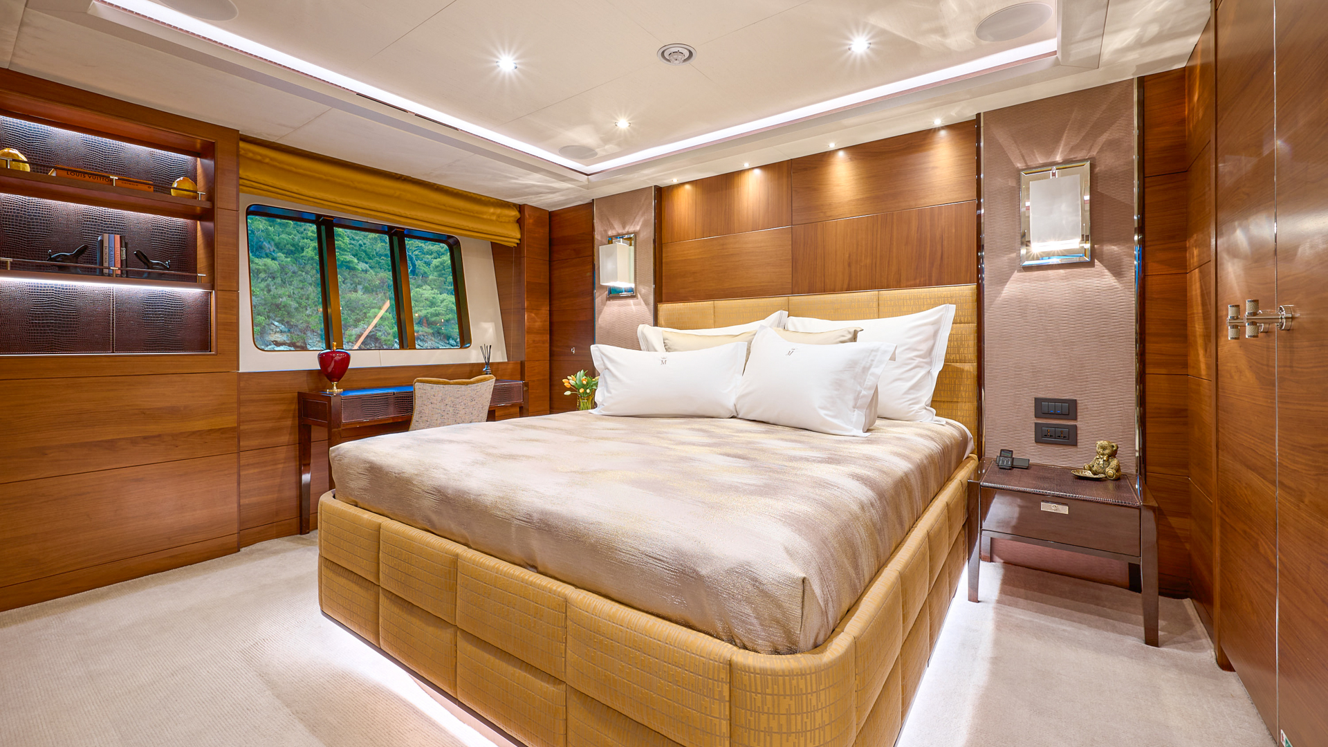 Princess 40m — photo 18