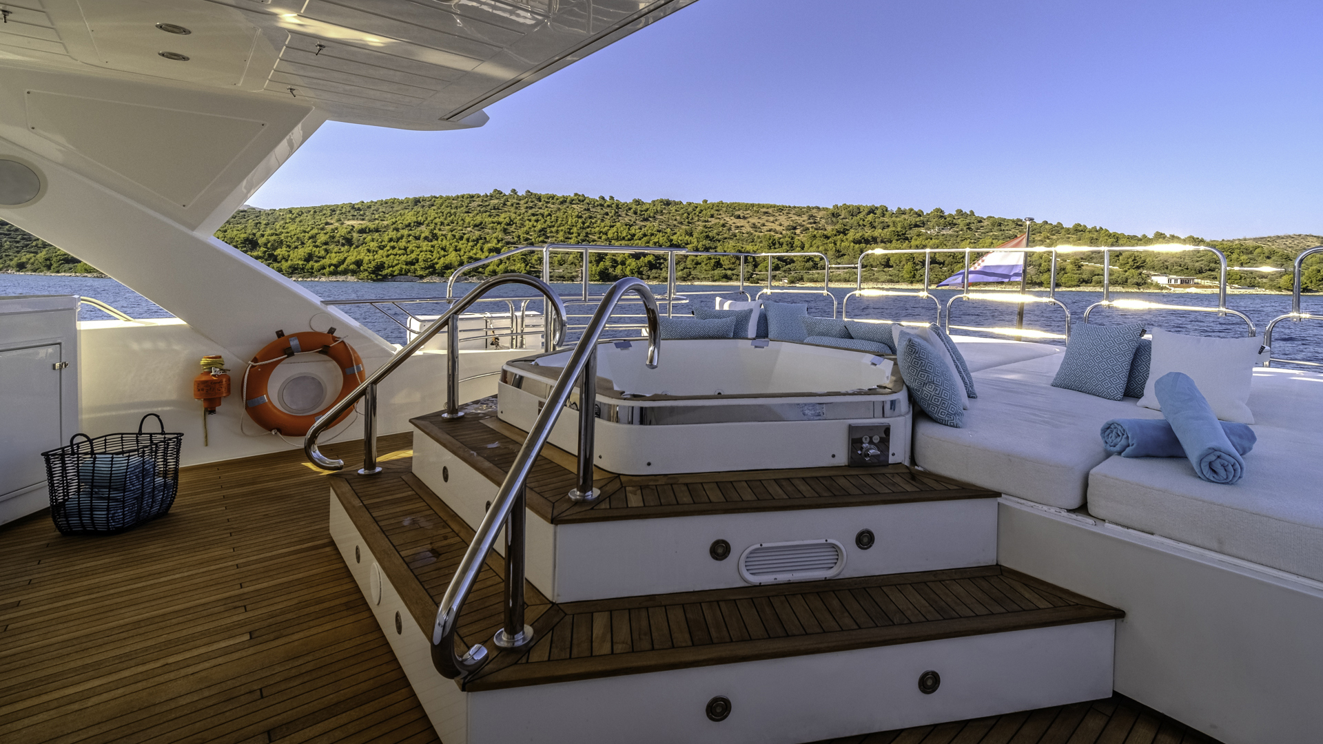 Sunseeker Yacht 34M — photo 16
