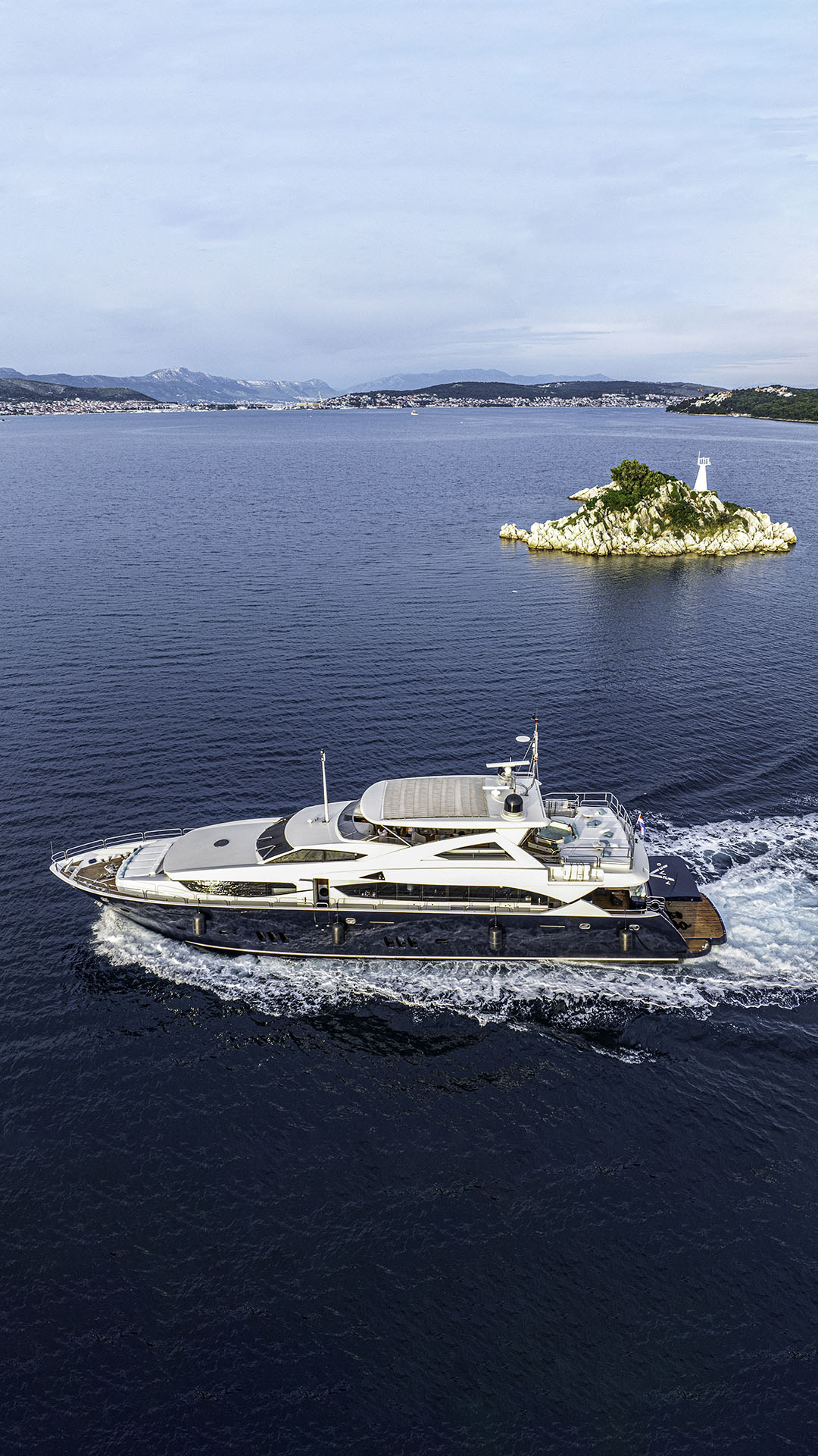 Sunseeker Yacht 34M — photo 30