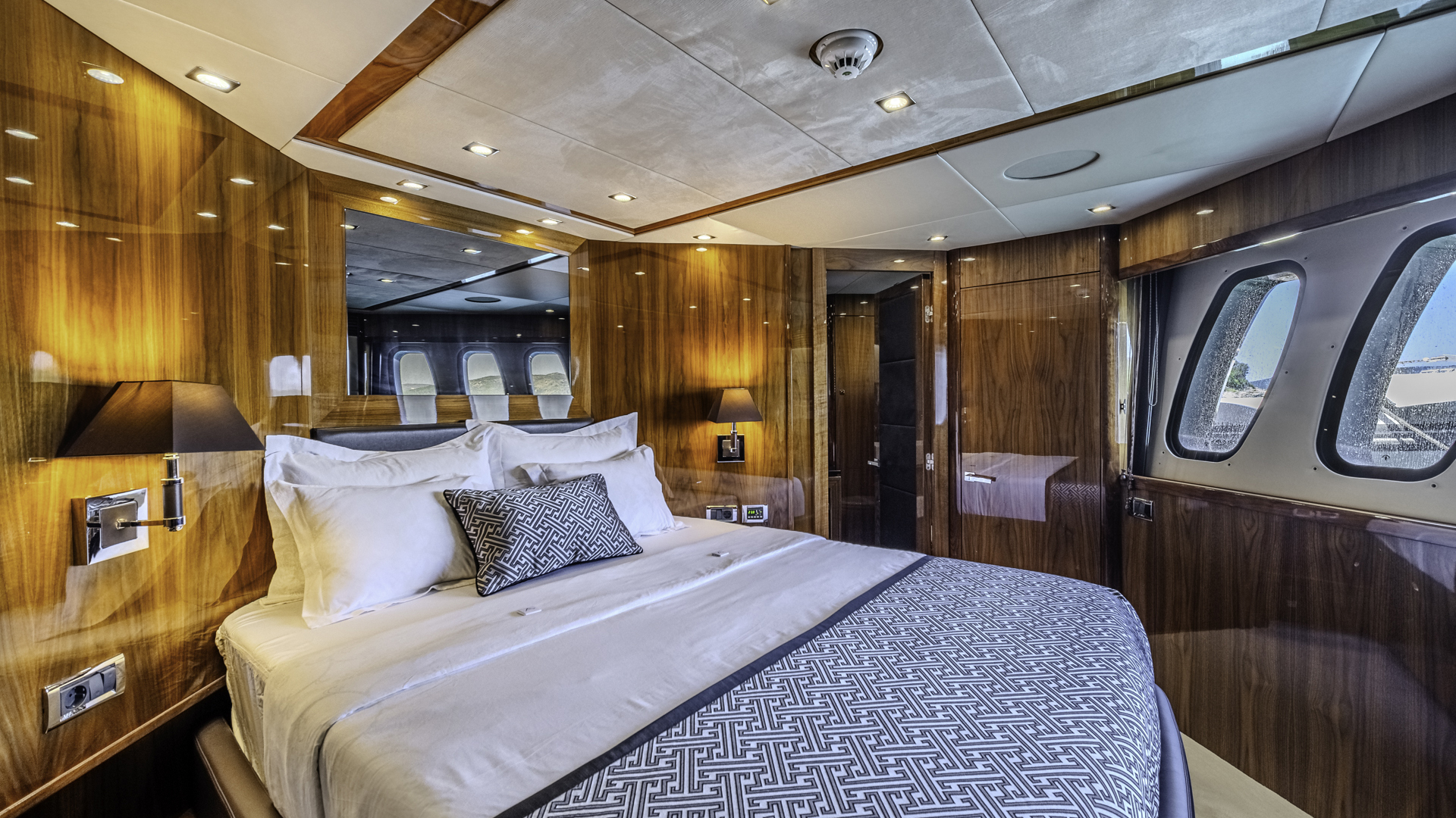Sunseeker Yacht 34M — photo 2