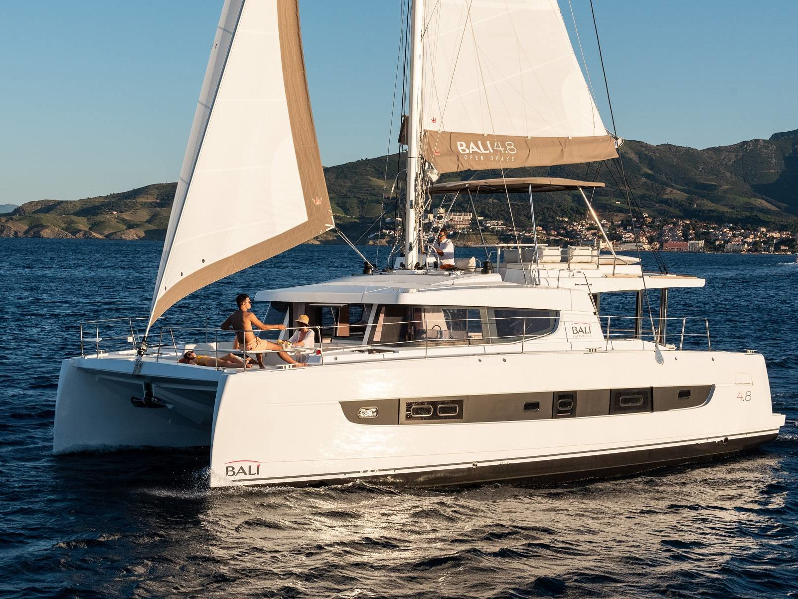 Bali 4.8 (4 cab +1) — photo 1