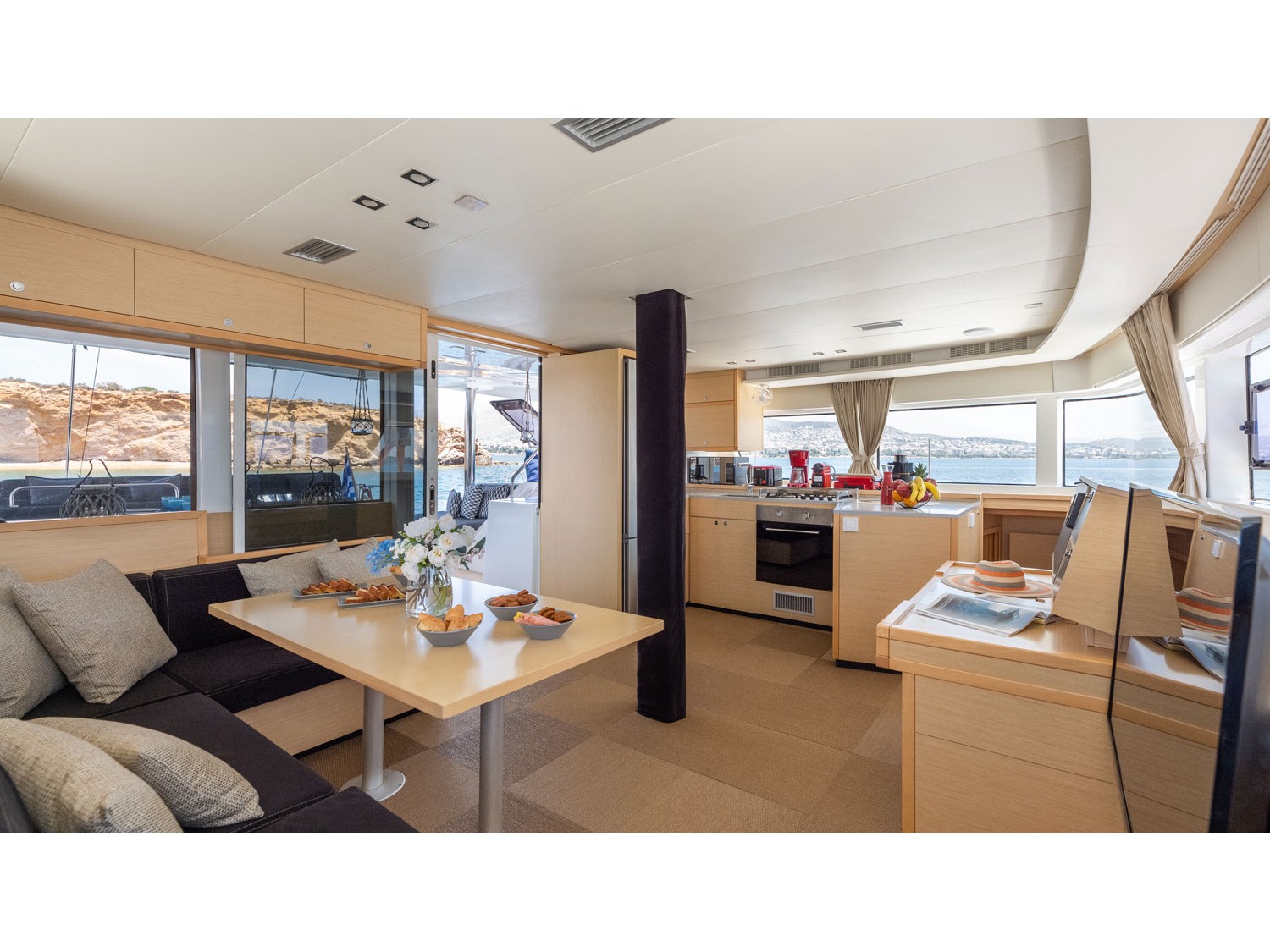 Lagoon 52 - 6 Cabin — photo 9