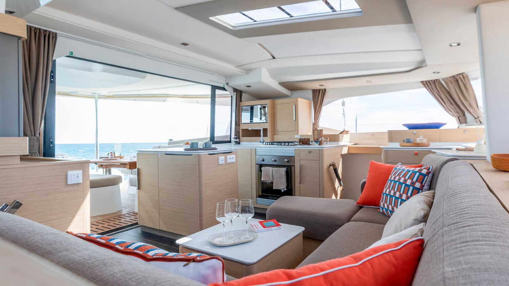 Fountaine Pajot New 44 — photo 22