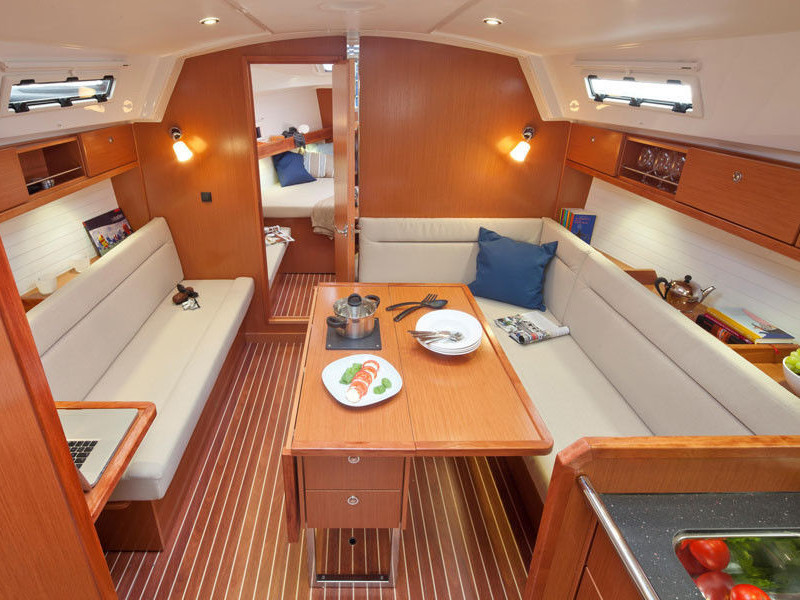 Bavaria Cruiser 36 — photo 7