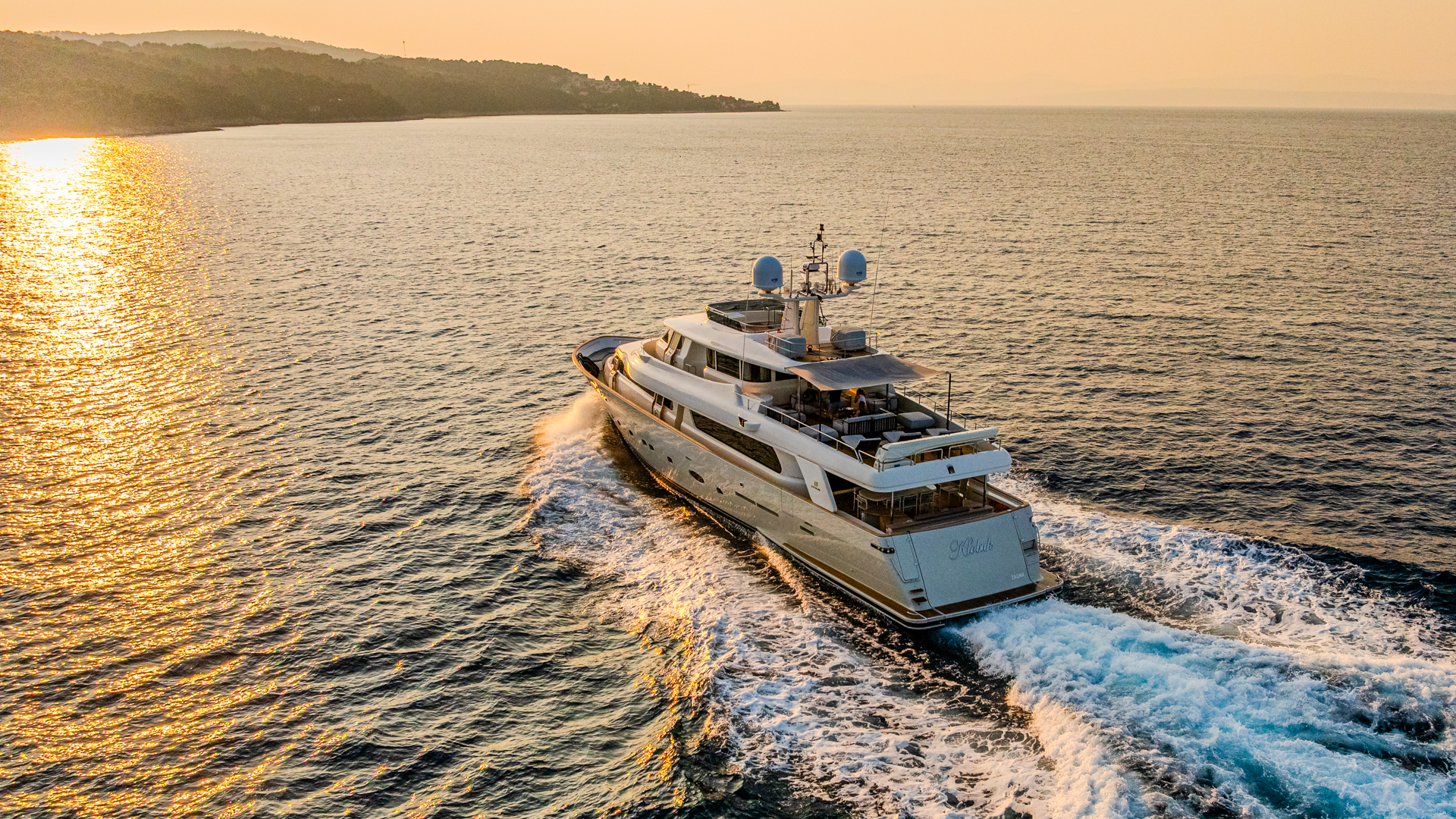 Motoryacht — photo 26