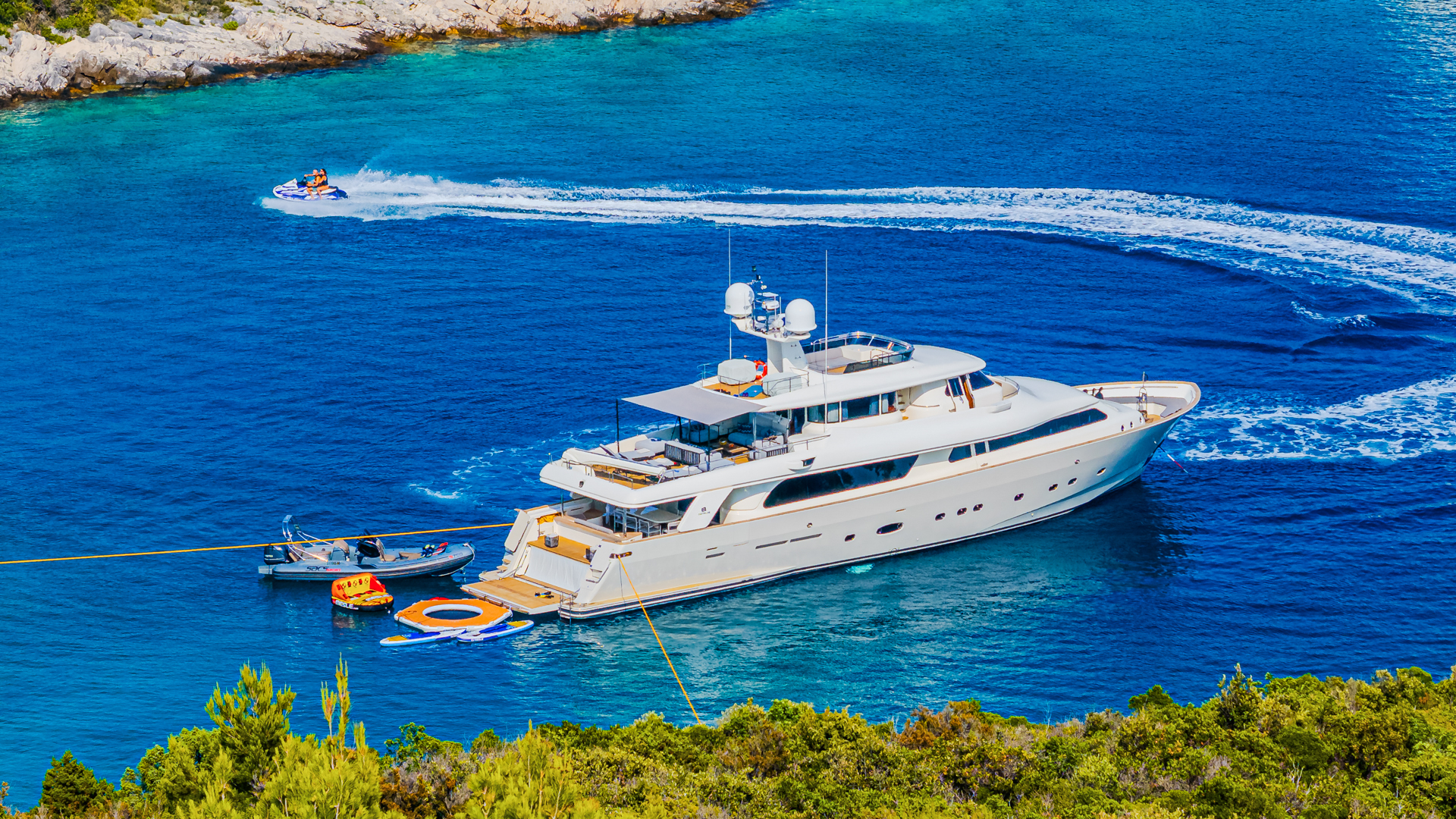 Motoryacht — photo 13
