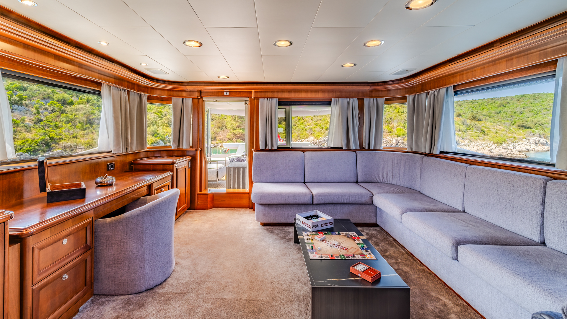Motoryacht — photo 32