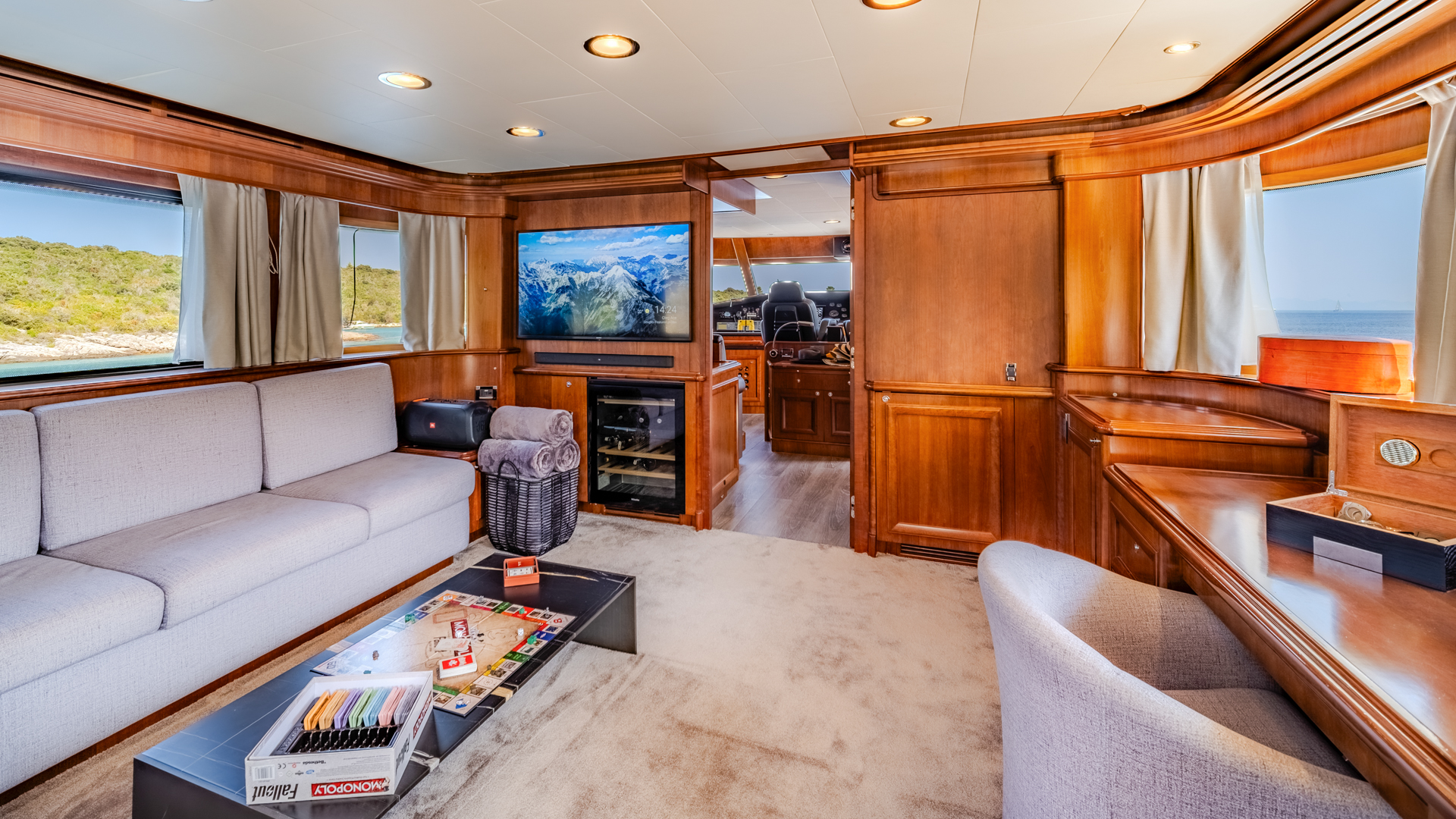 Motoryacht — photo 36