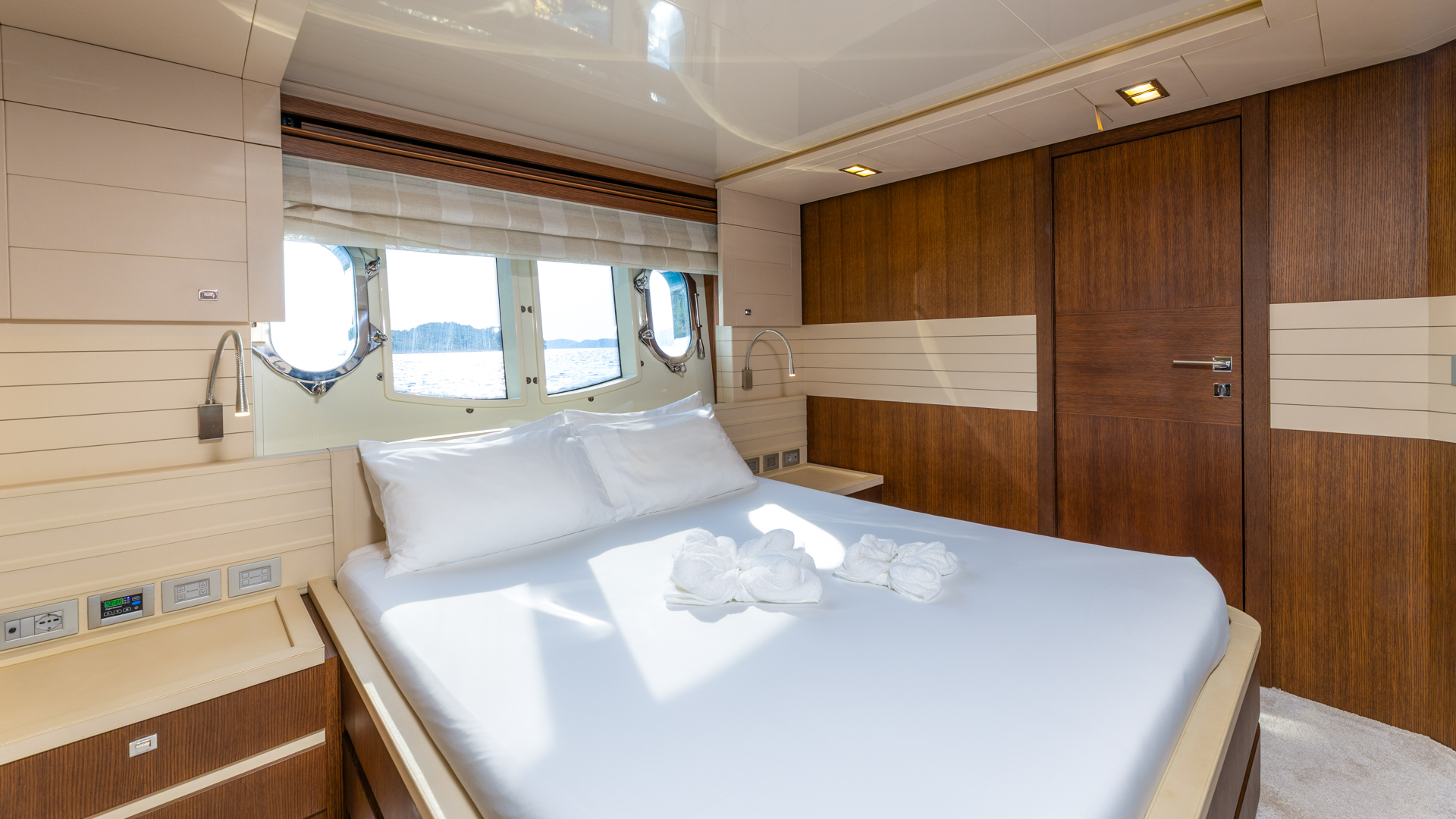 Motoryacht P — photo 9