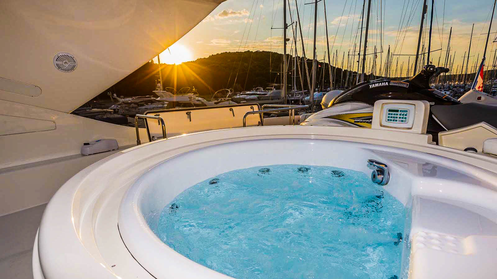 Ferretti 880 — photo 18