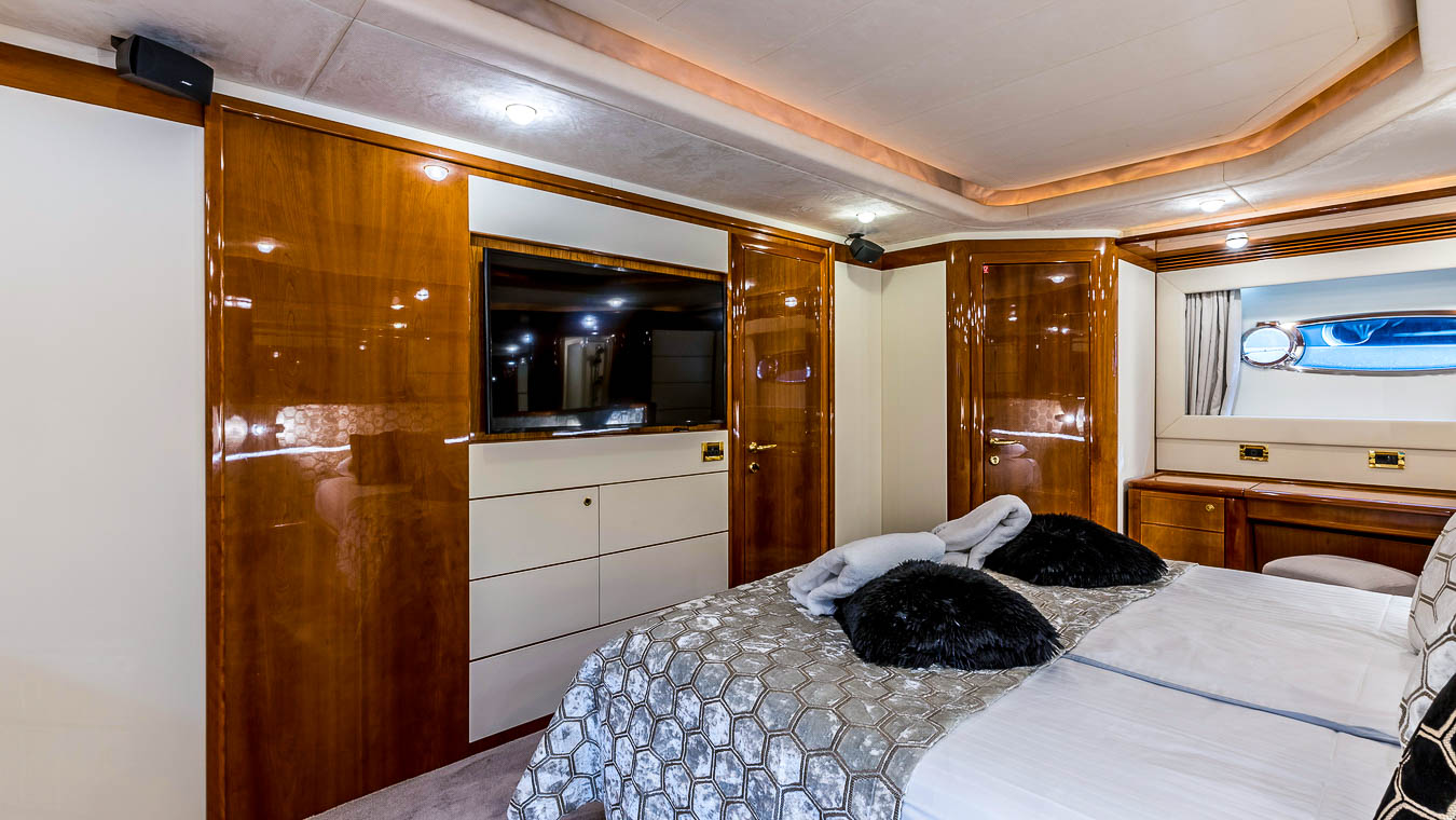 Ferretti 880 — photo 7
