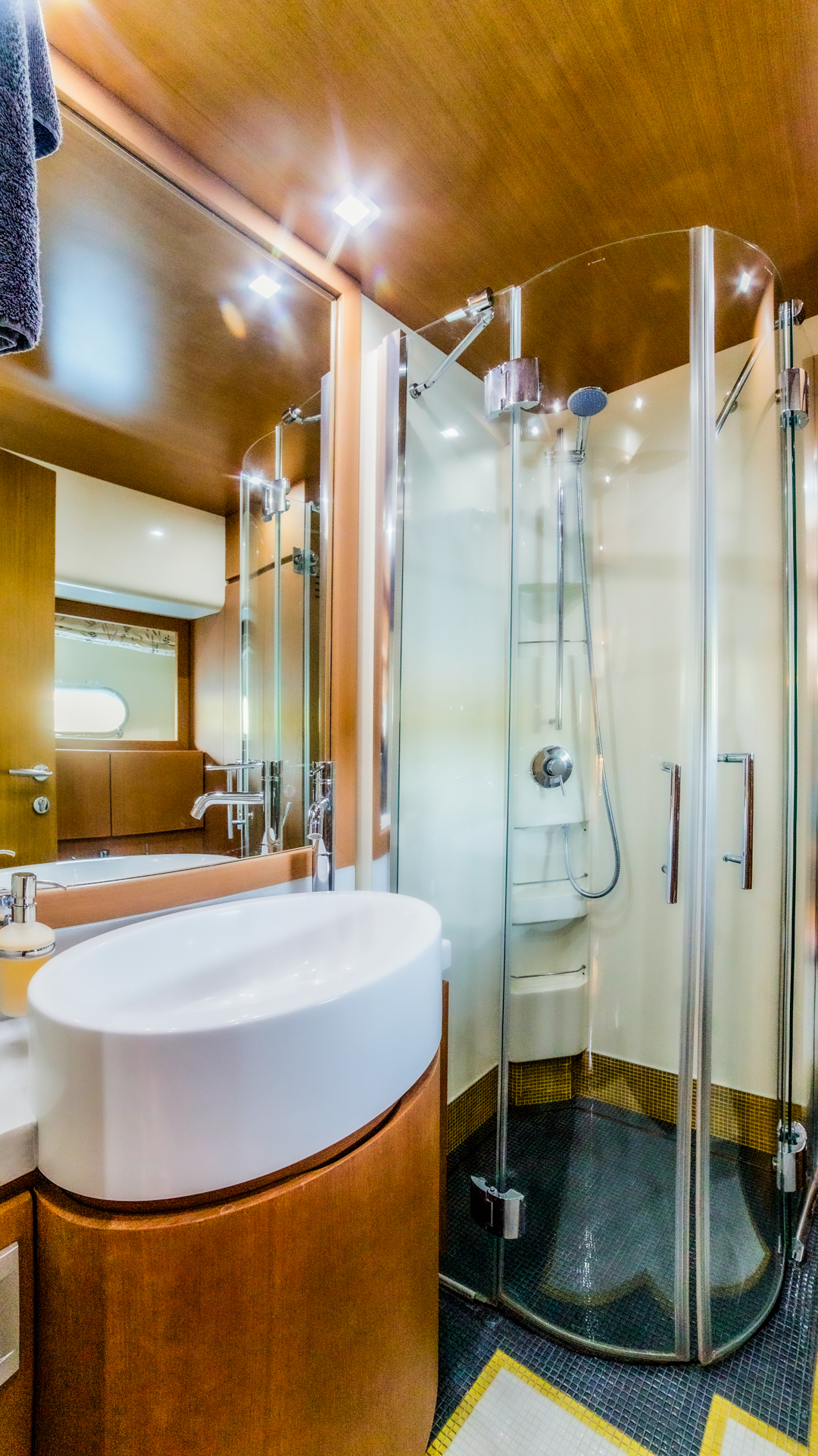 Ferretti 780 — photo 17