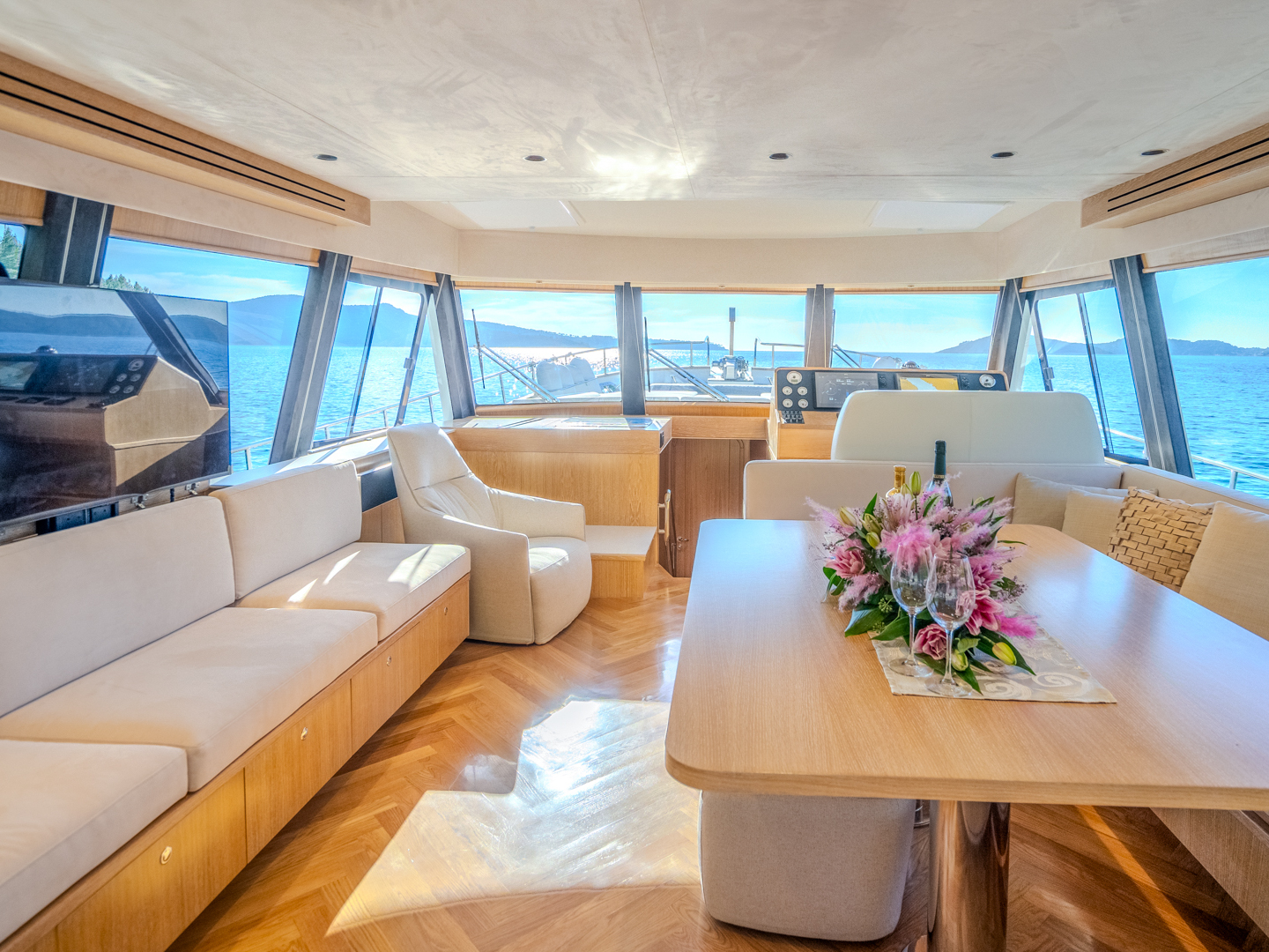 Motoryacht C9 — photo 6