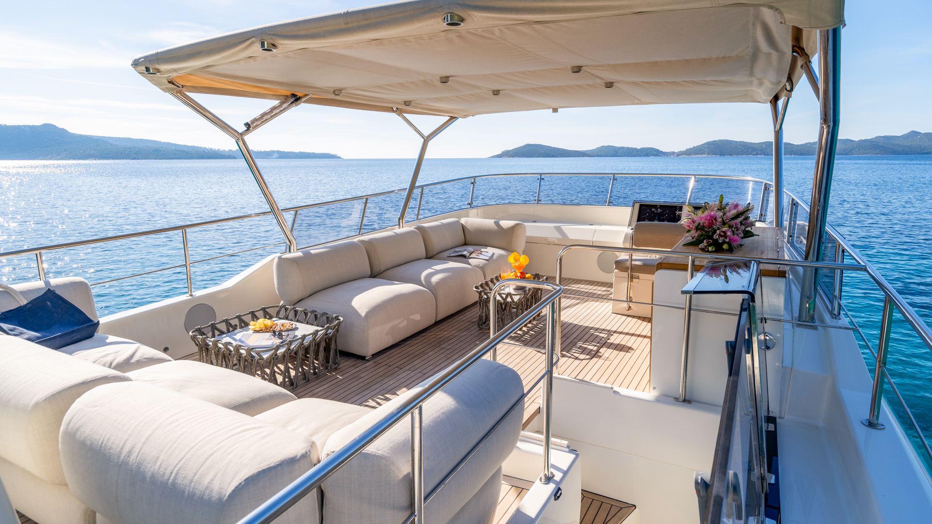 Motoryacht C9 — photo 26