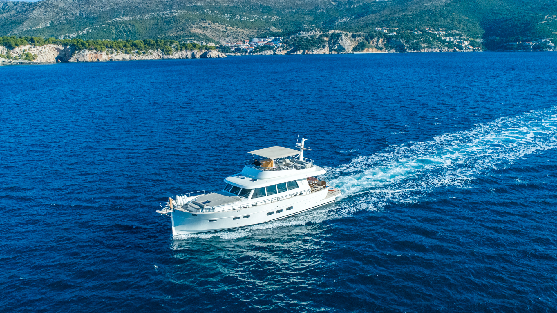 Motoryacht C9 — photo 10