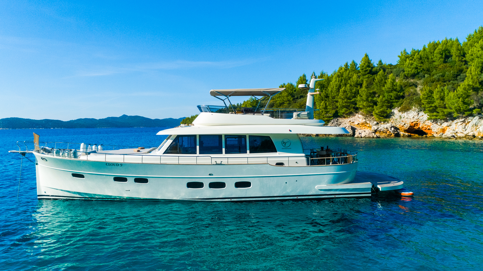 Motoryacht C9 — photo 7