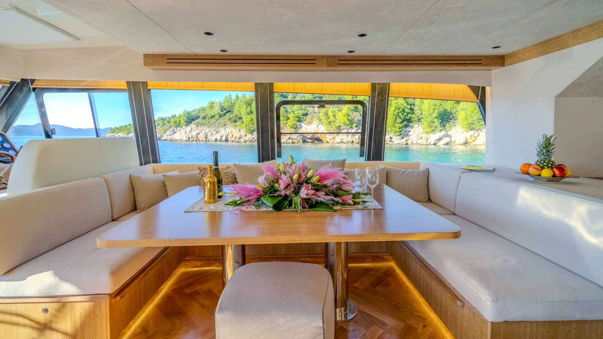 Motoryacht C9 — photo 2