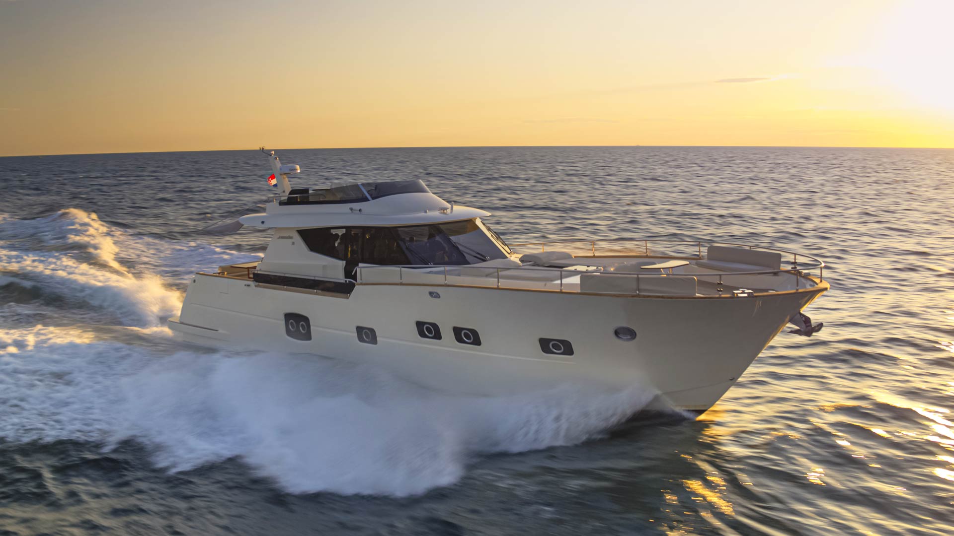 Monachus 70 Fly — photo 15