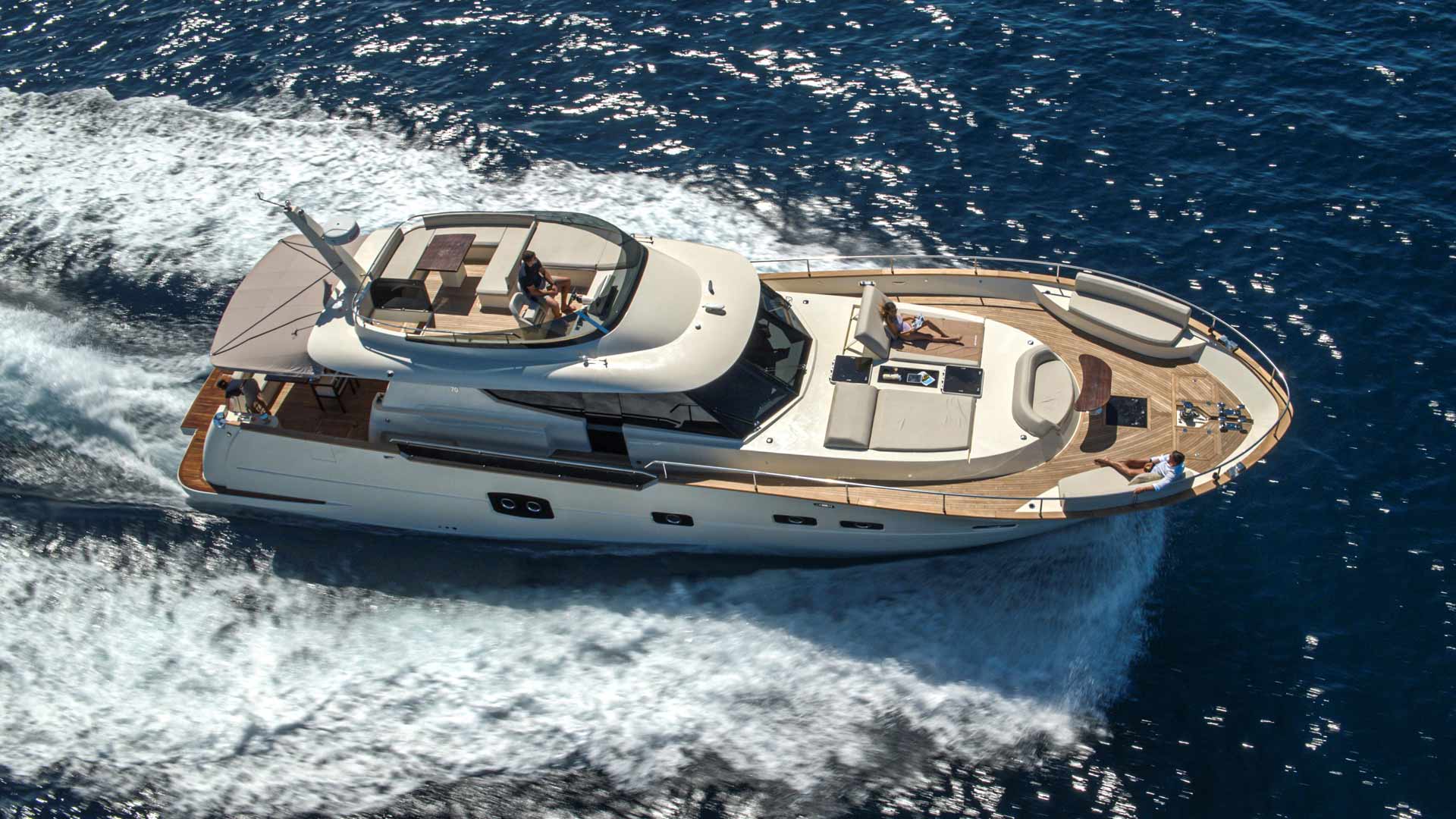 Monachus 70 Fly — photo 22