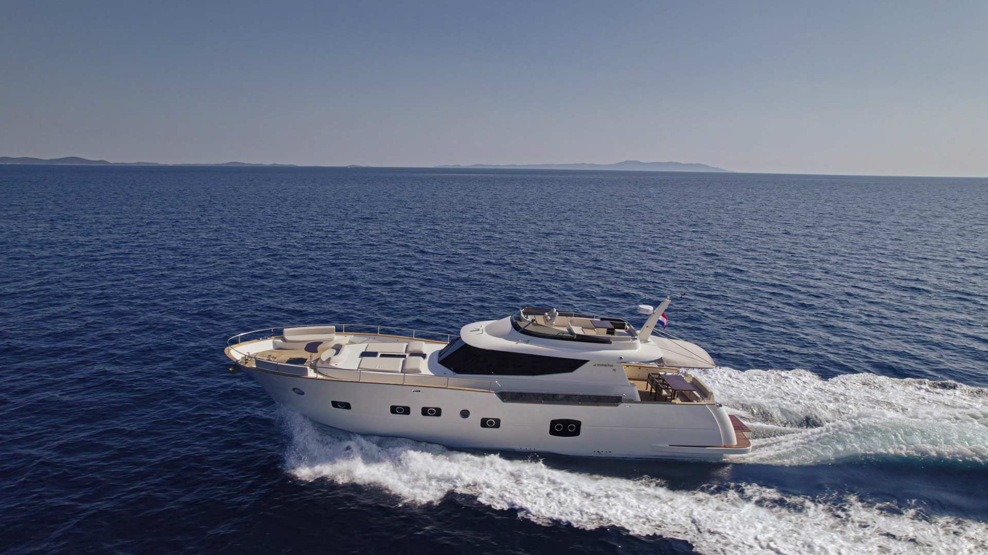 Monachus 70 Fly — photo 30