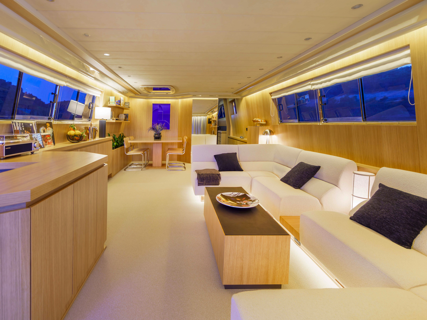 Motoryacht P — photo 28