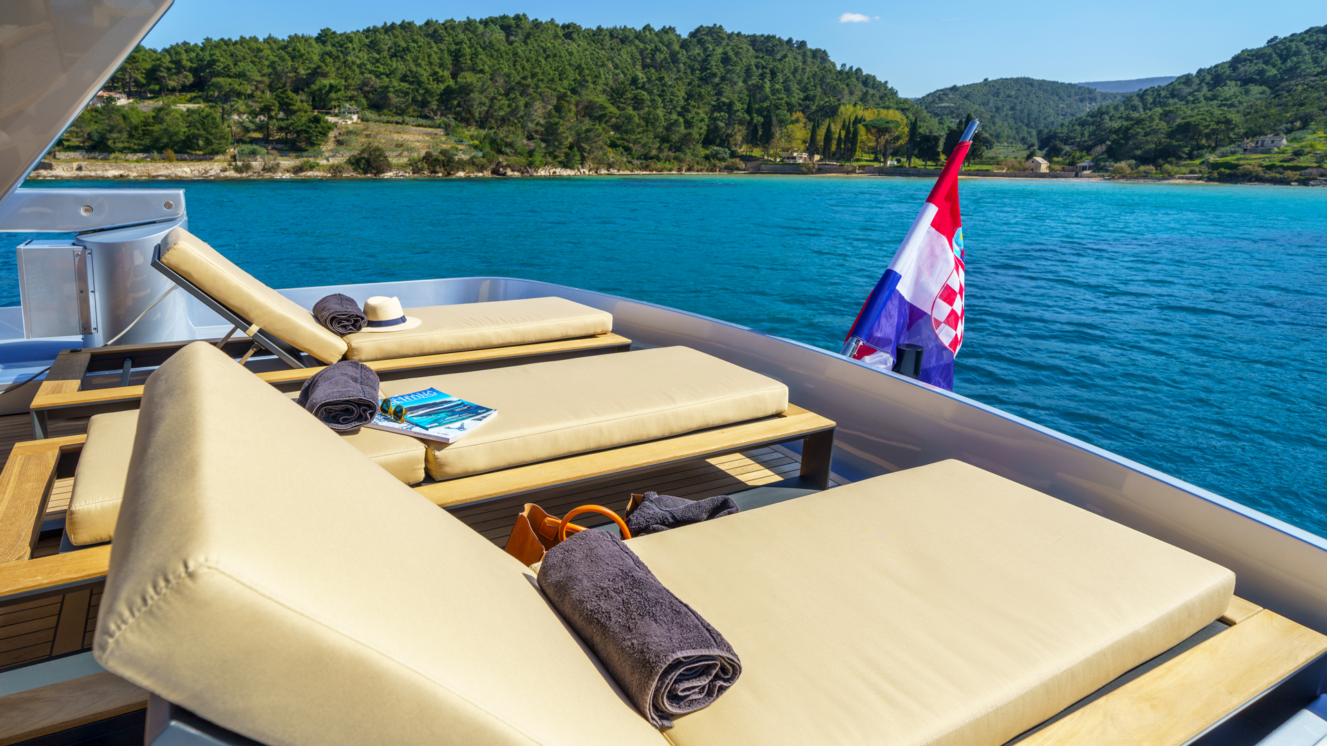 Motoryacht P — photo 35