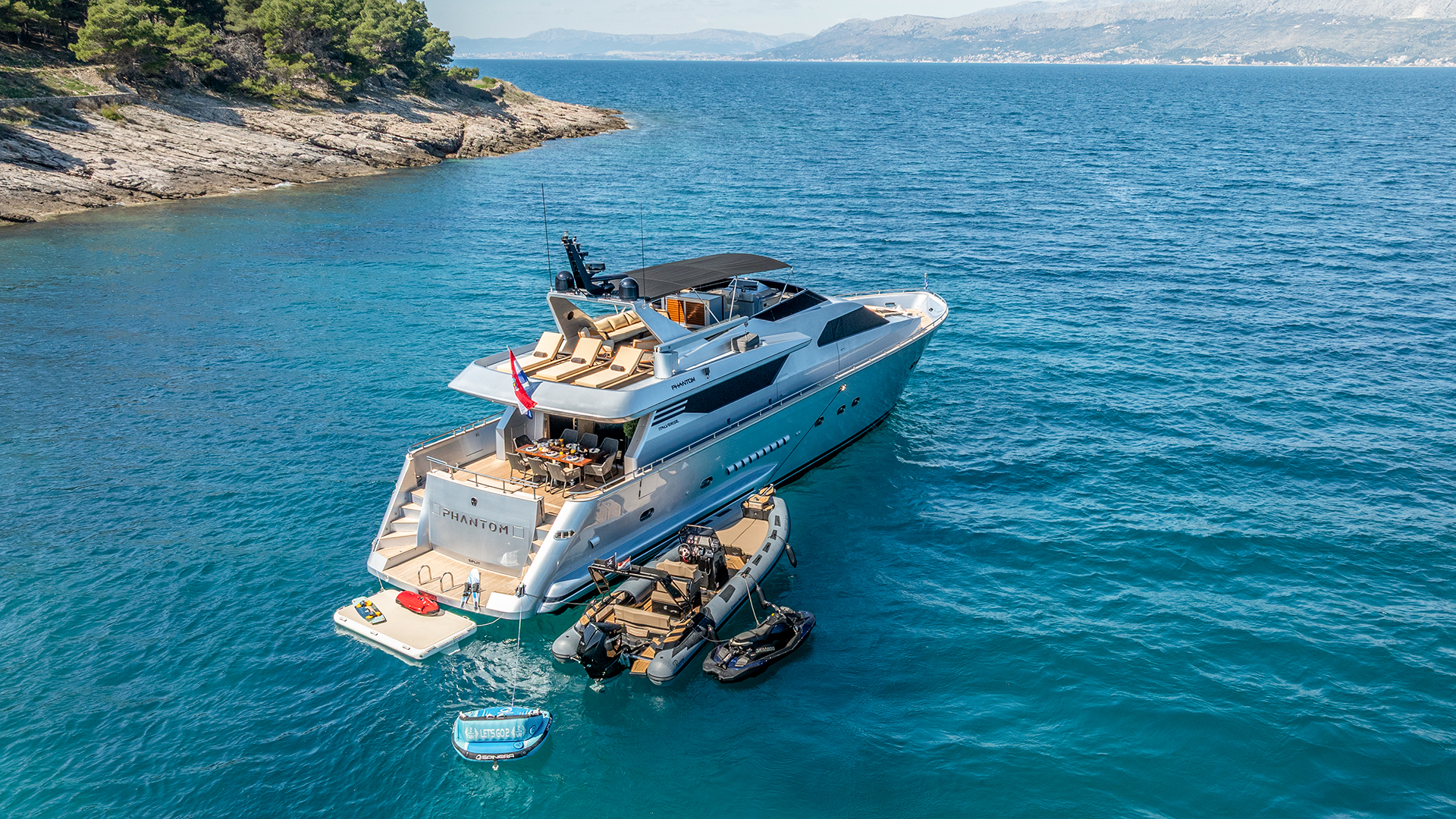 Motoryacht P — photo 25