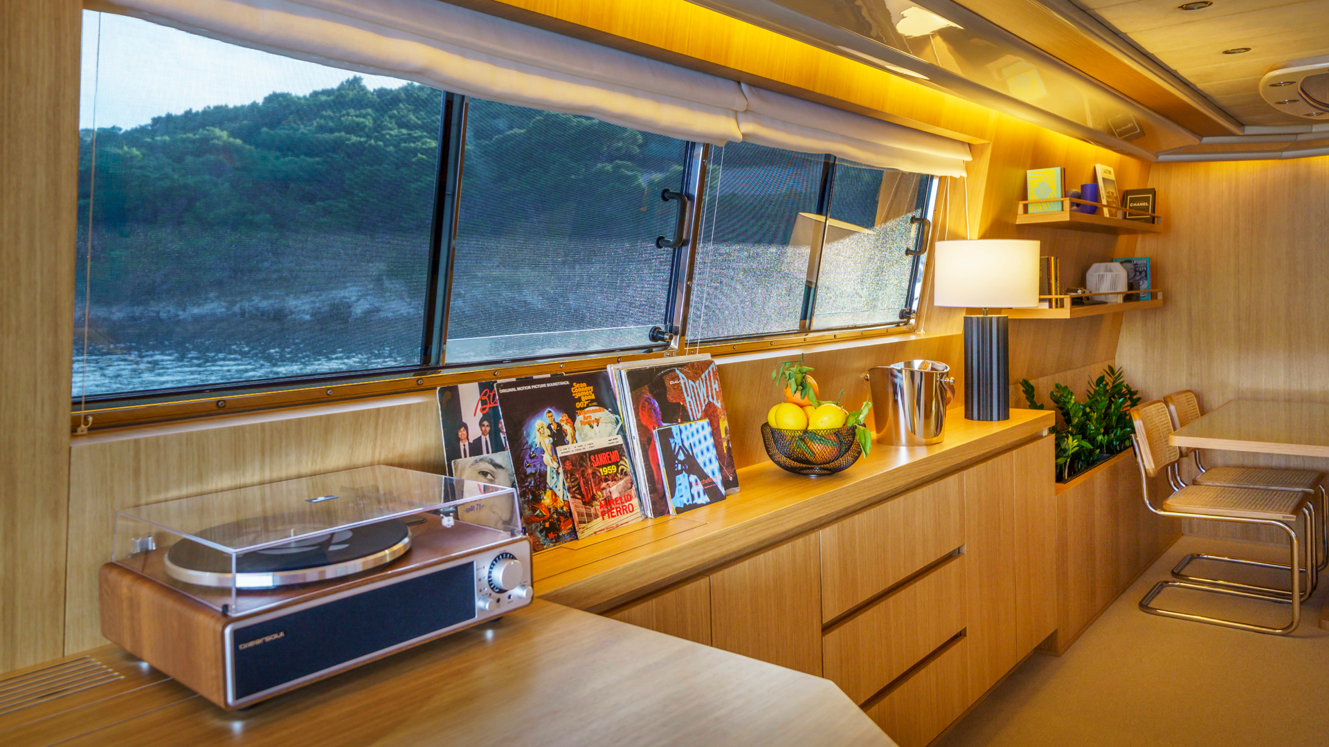 Motoryacht P — photo 11