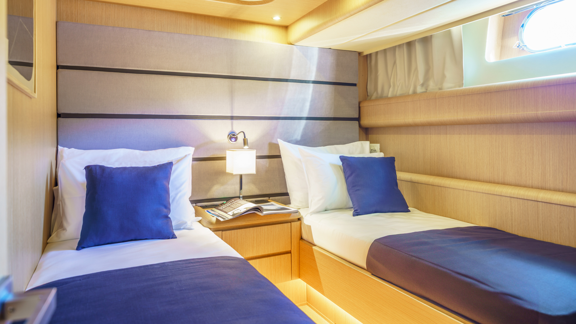 Motoryacht P — photo 6