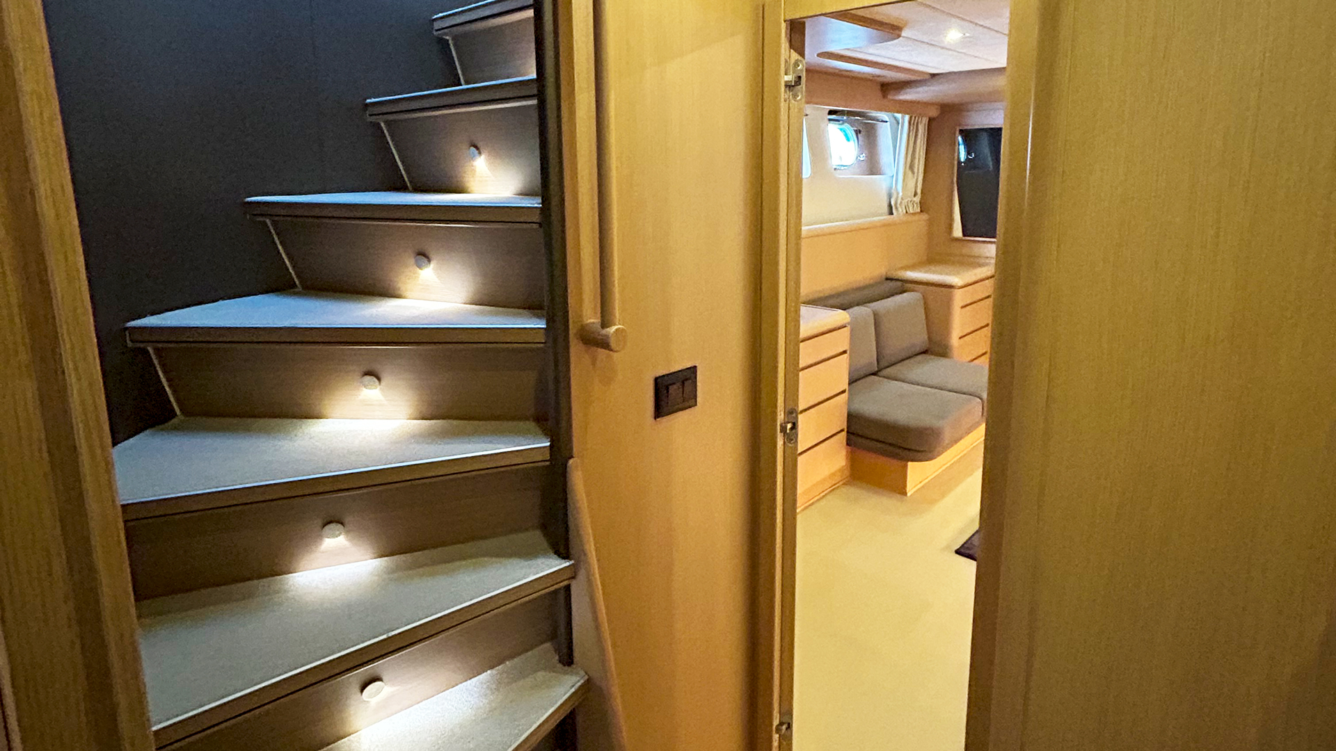 Motoryacht P — photo 16