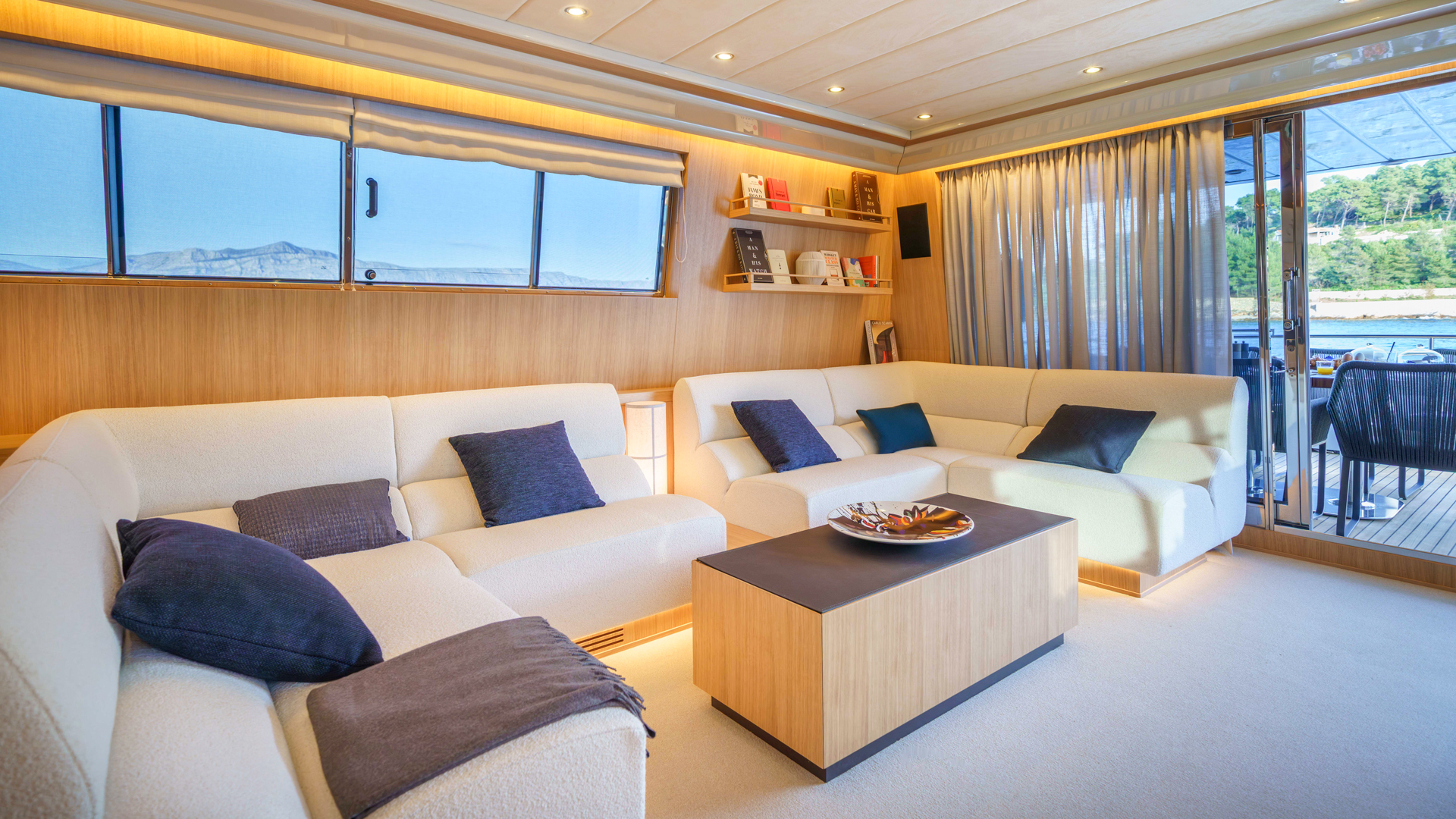Motoryacht P — photo 33