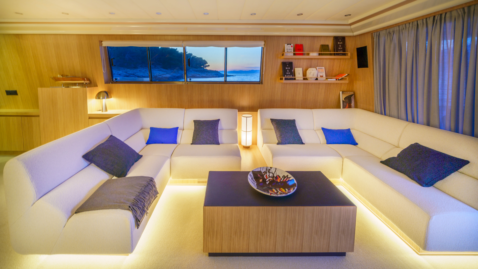 Motoryacht P — photo 20