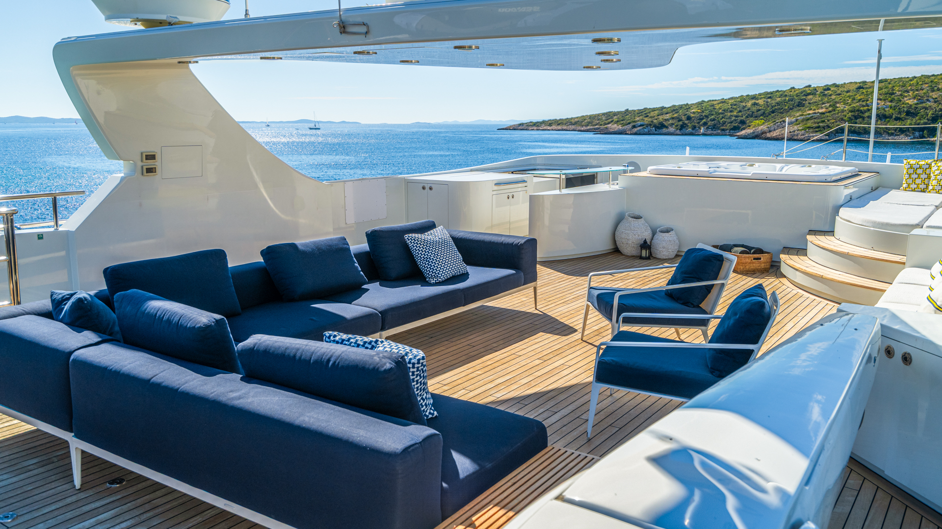 Motoryacht — photo 10