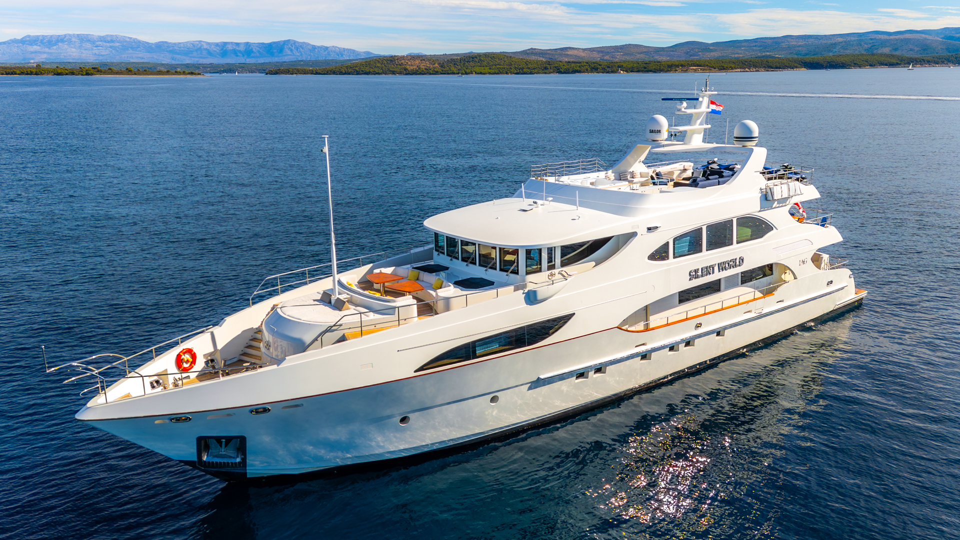 Motoryacht — photo 11