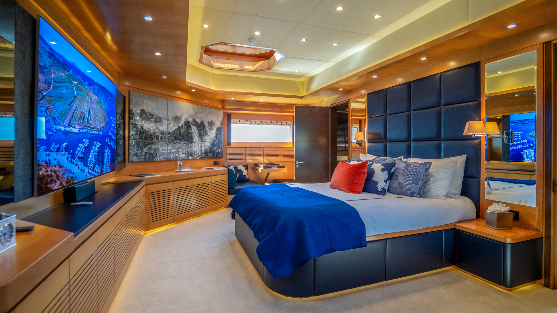 Motoryacht — photo 6