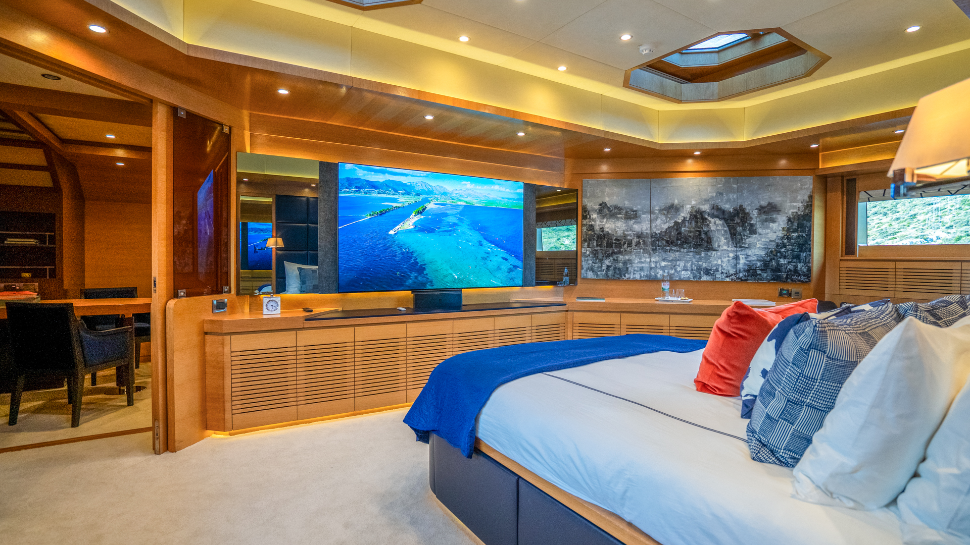 Motoryacht — photo 33