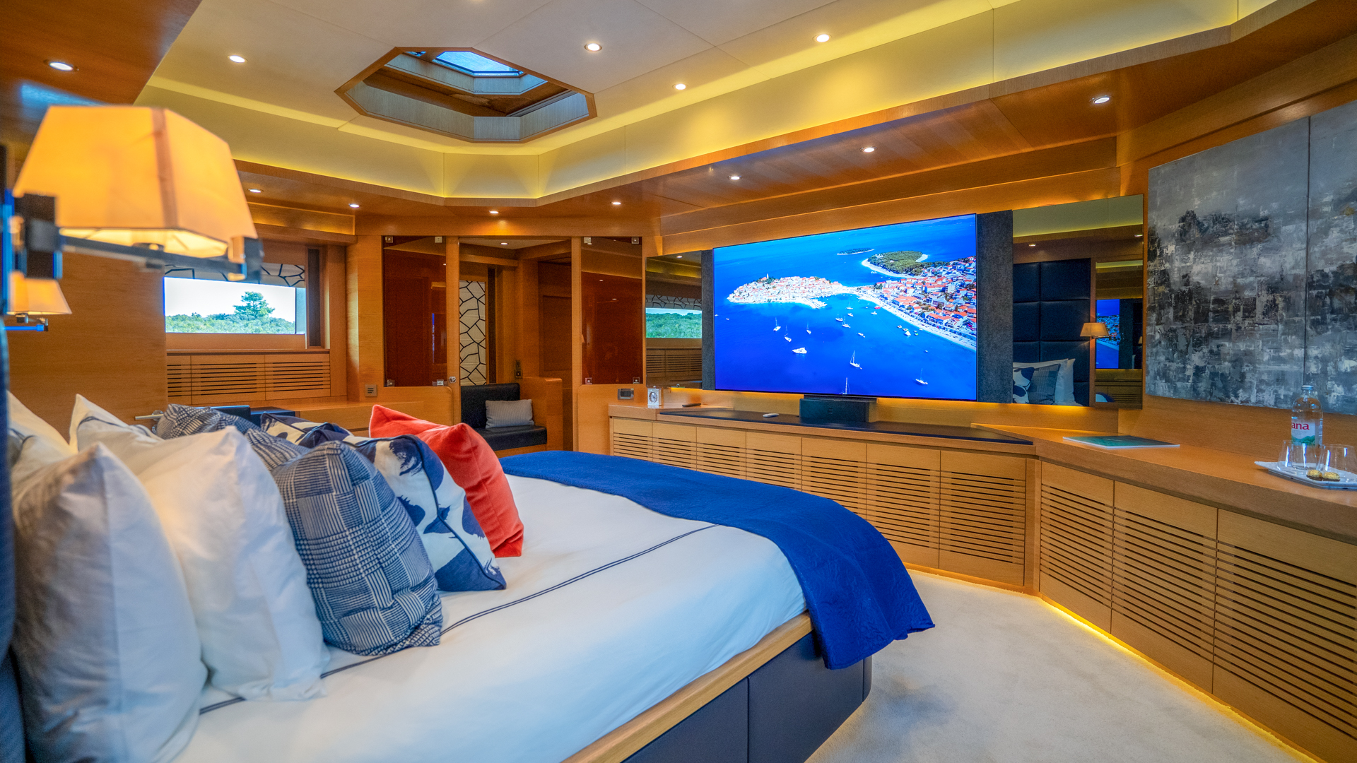 Motoryacht — photo 17