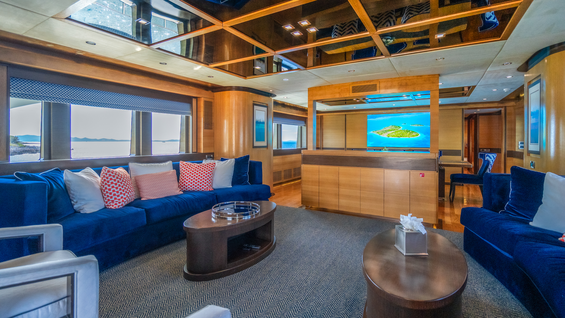 Motoryacht — photo 28