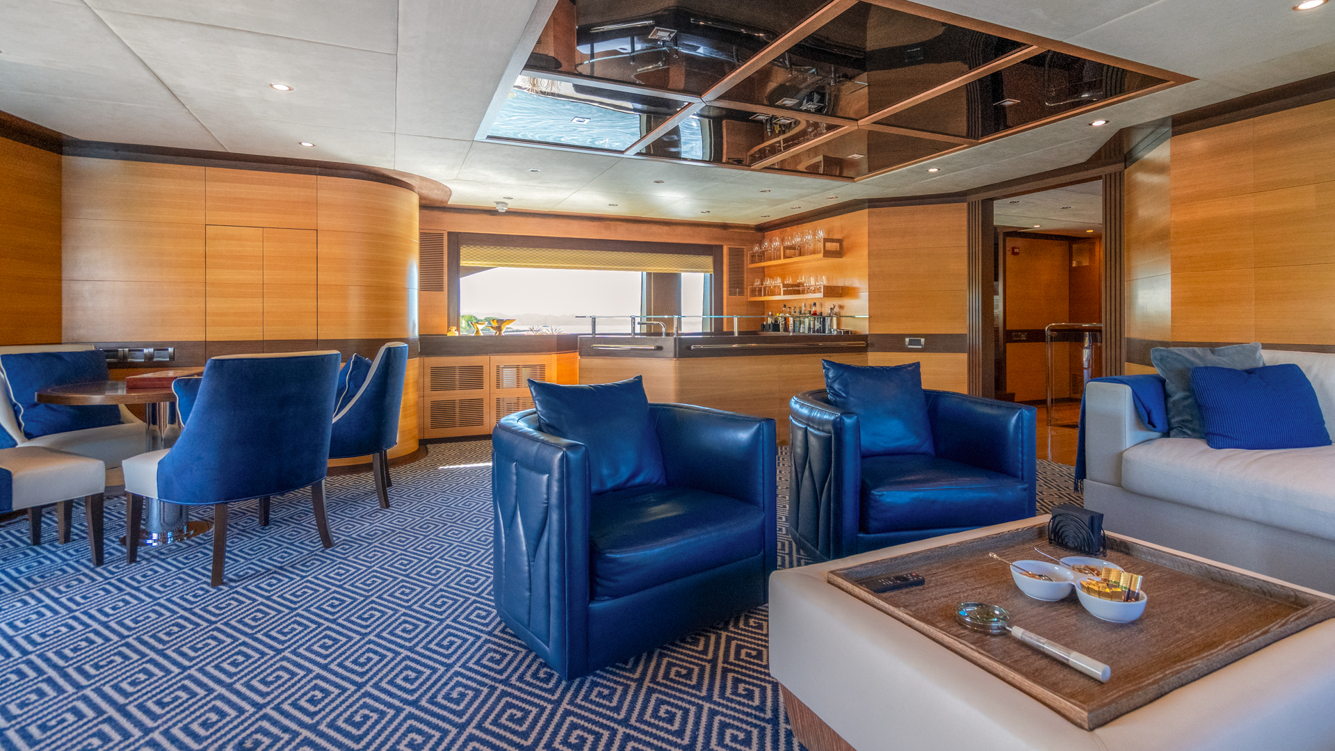 Motoryacht — photo 24