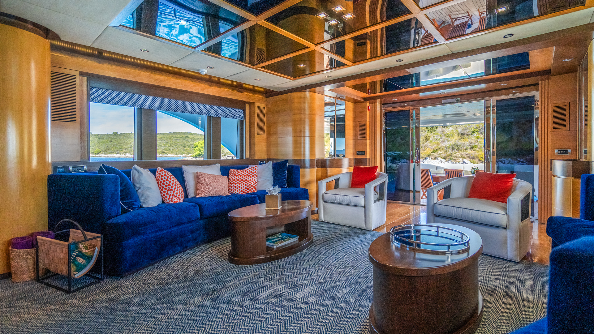 Motoryacht — photo 21