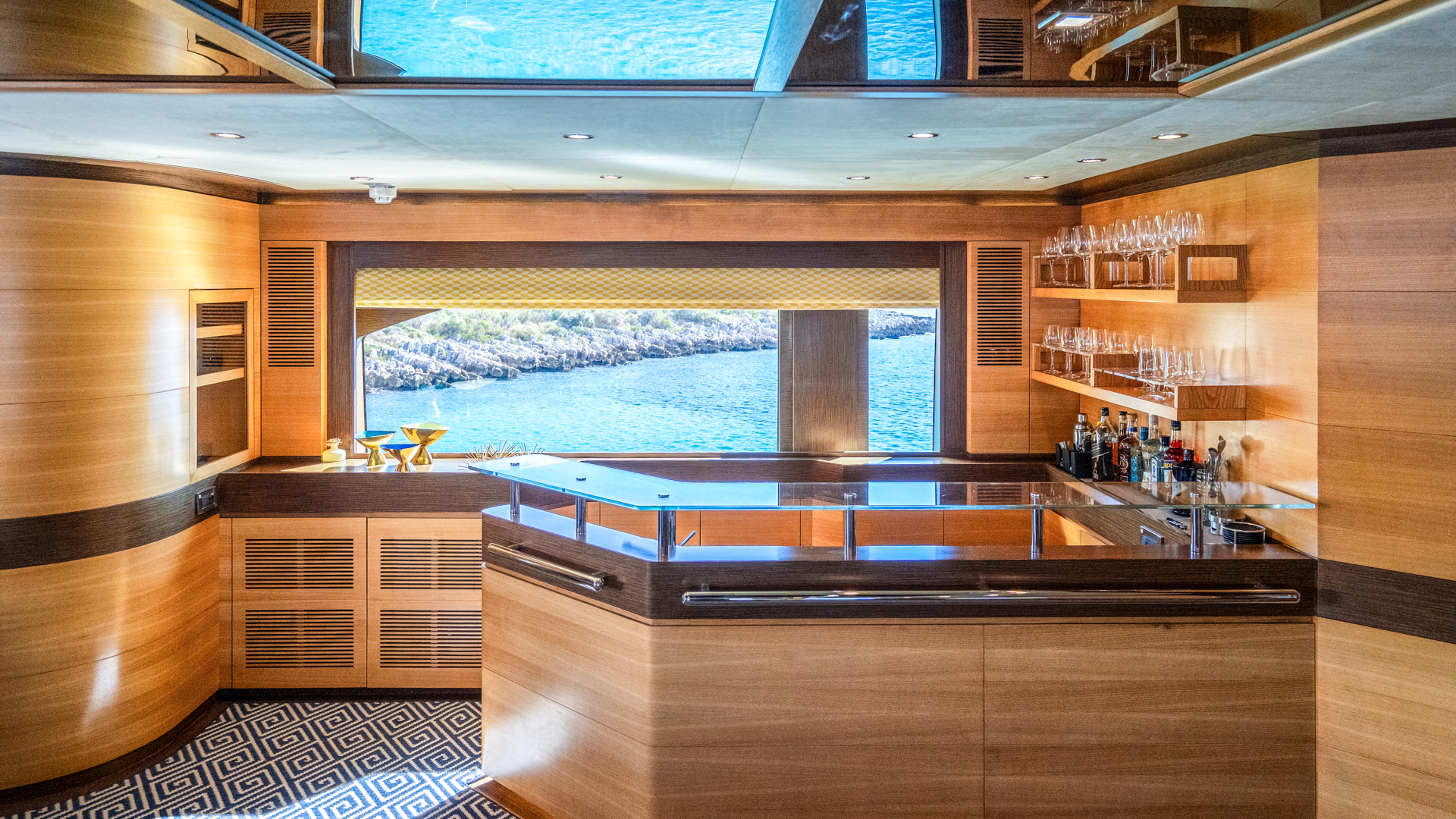 Motoryacht — photo 8
