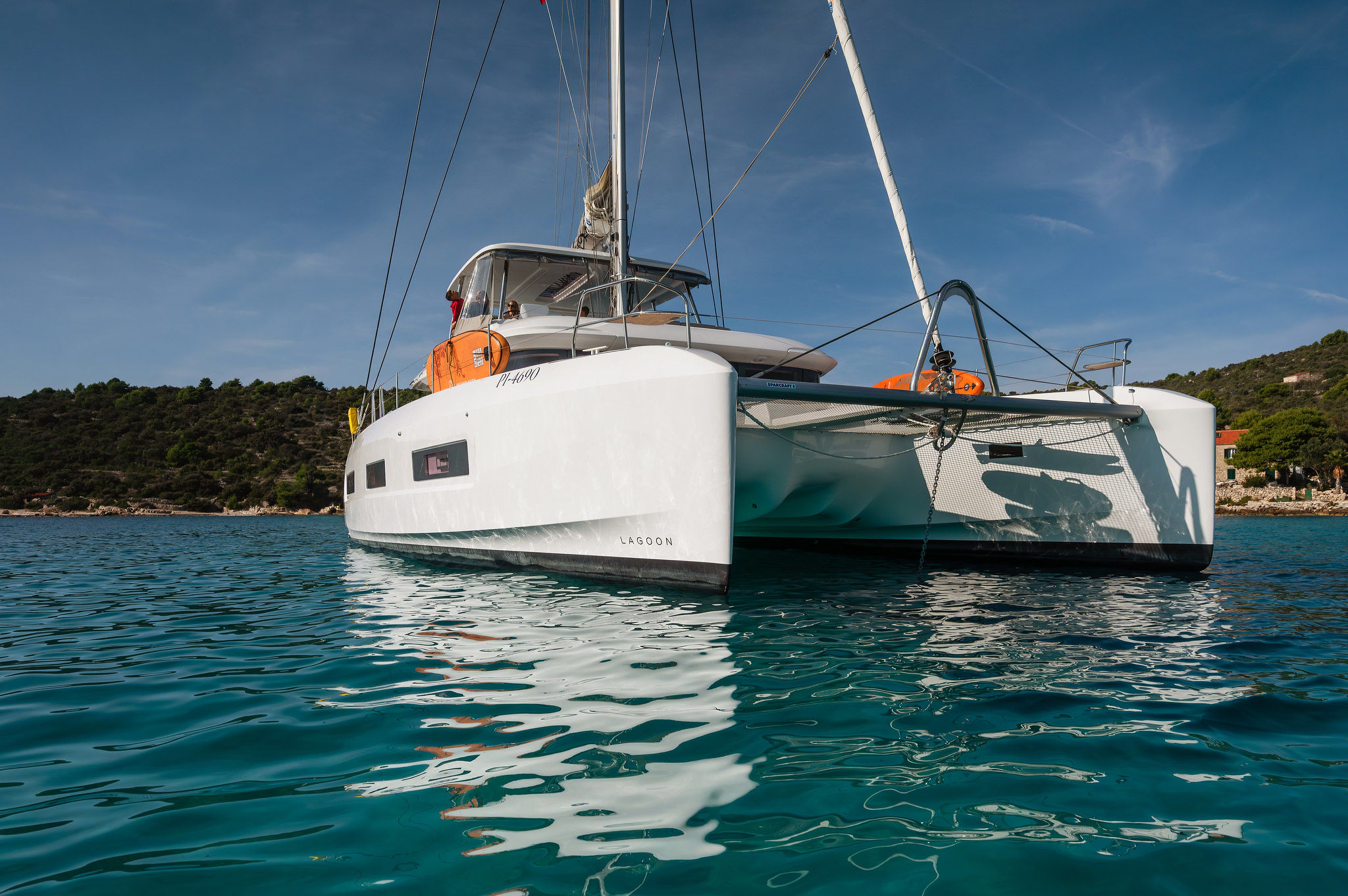 Lagoon 55 (4+2) — photo 1