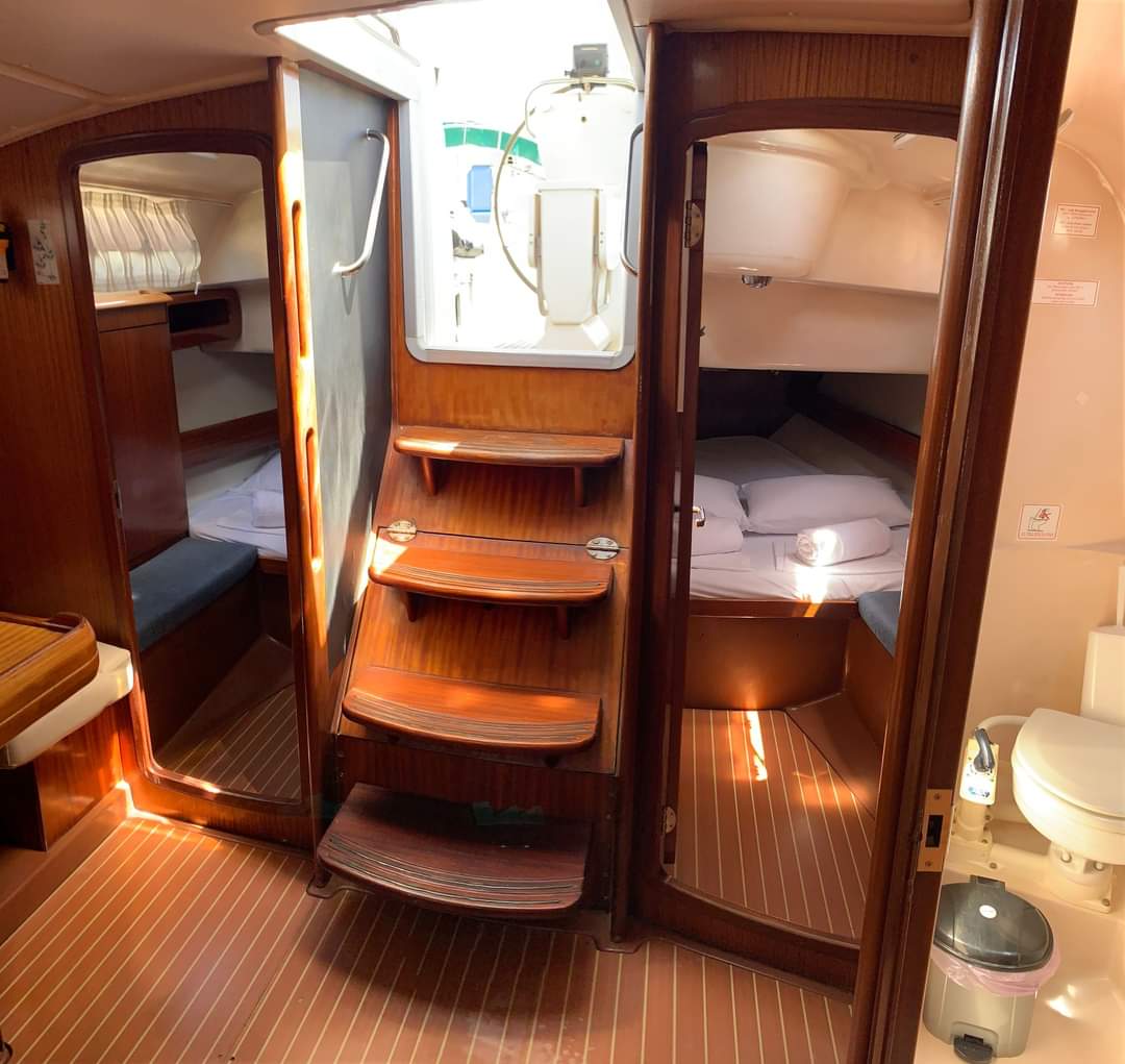 Bavaria 38 — photo 3
