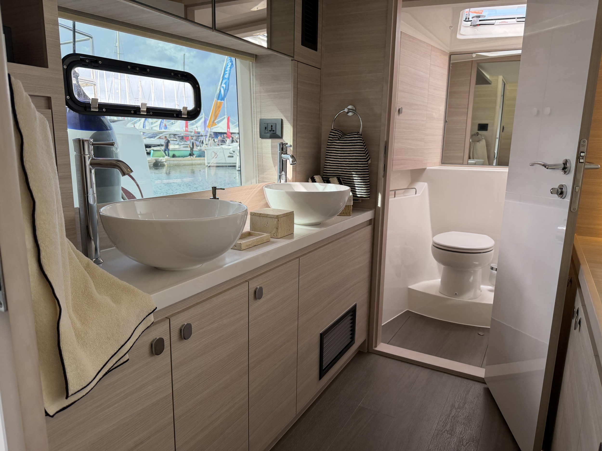 Aquila 50 Yacht — photo 2