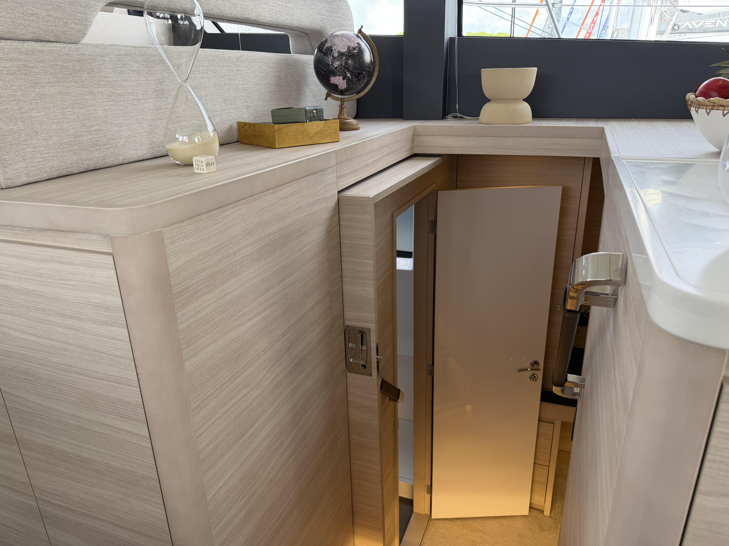 Aquila 50 Yacht — photo 13