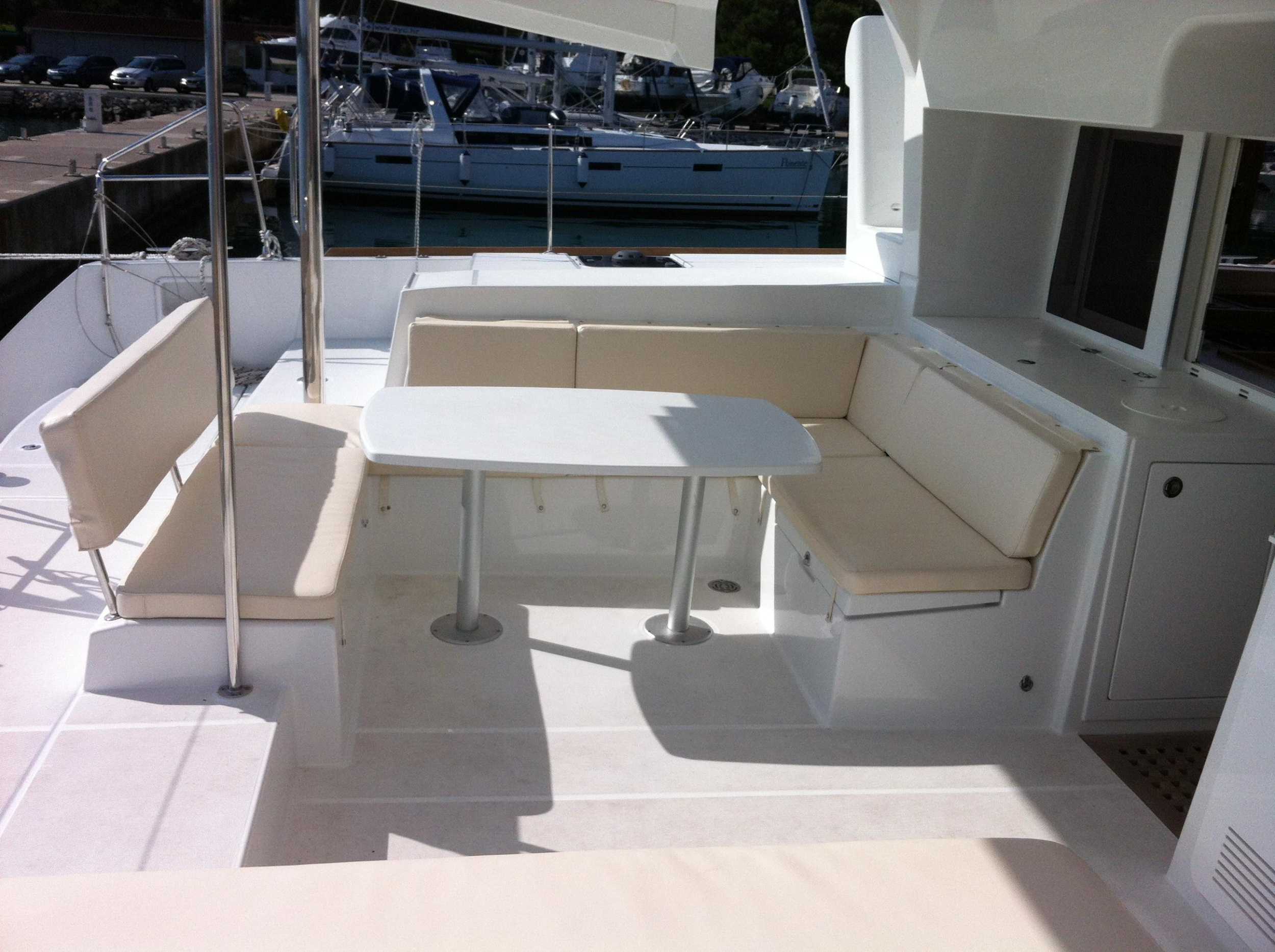 Lagoon 450 — photo 13
