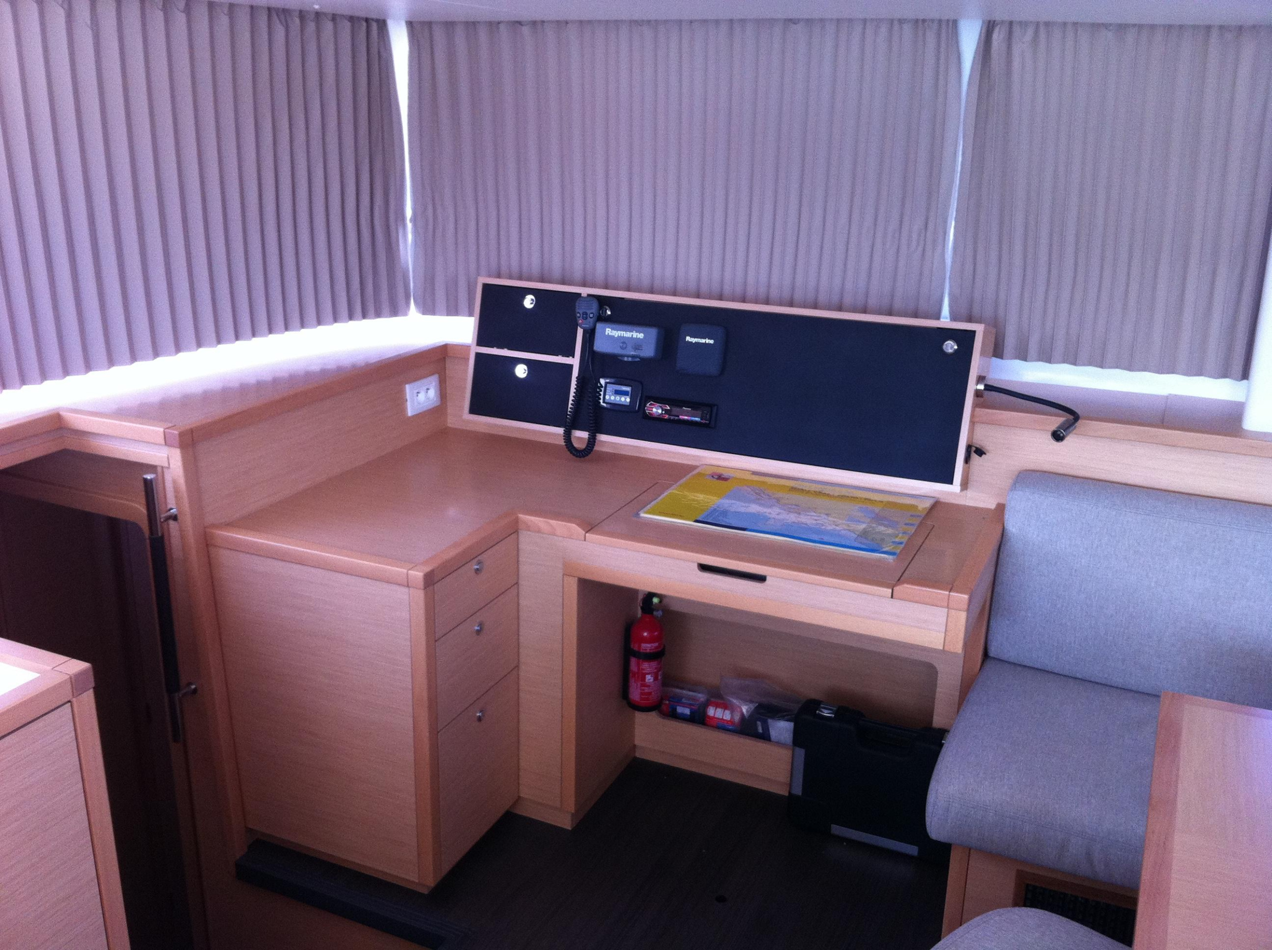 Lagoon 450 — photo 18